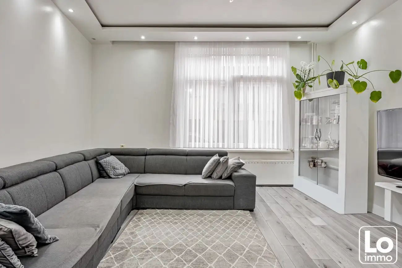 Ruime gesloten woning op een toplocatie in Sint-Amandsberg en nabij het centrum van Gent! foto 5