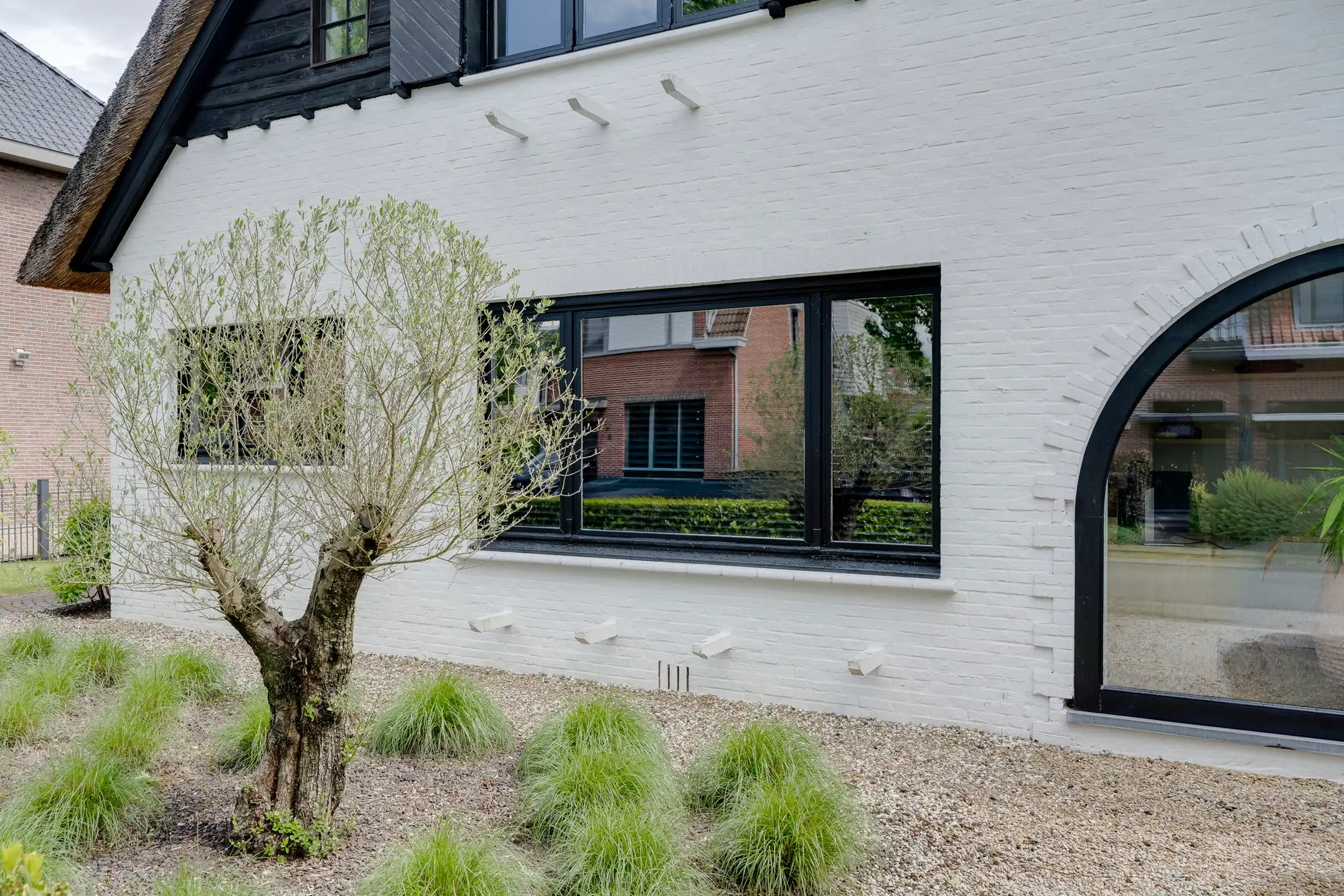 Prachtige rietgedekte villa te koop foto 26