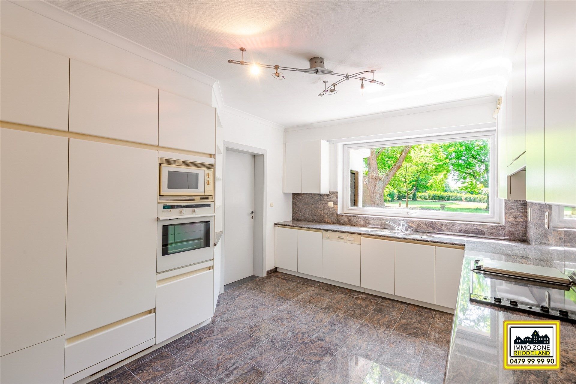 Exclusieve villa met prachtige tuin foto 13