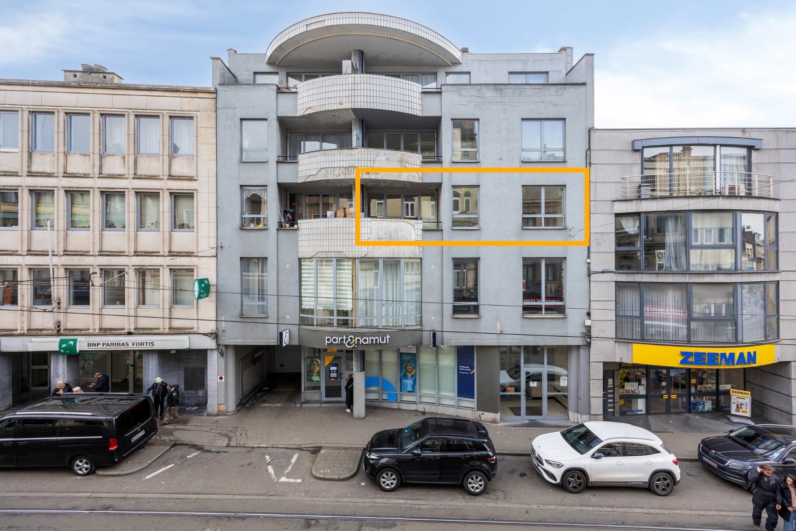 Op te frissen 1-slaapkamer-appartement in het bruisende Schaarbeek foto 20