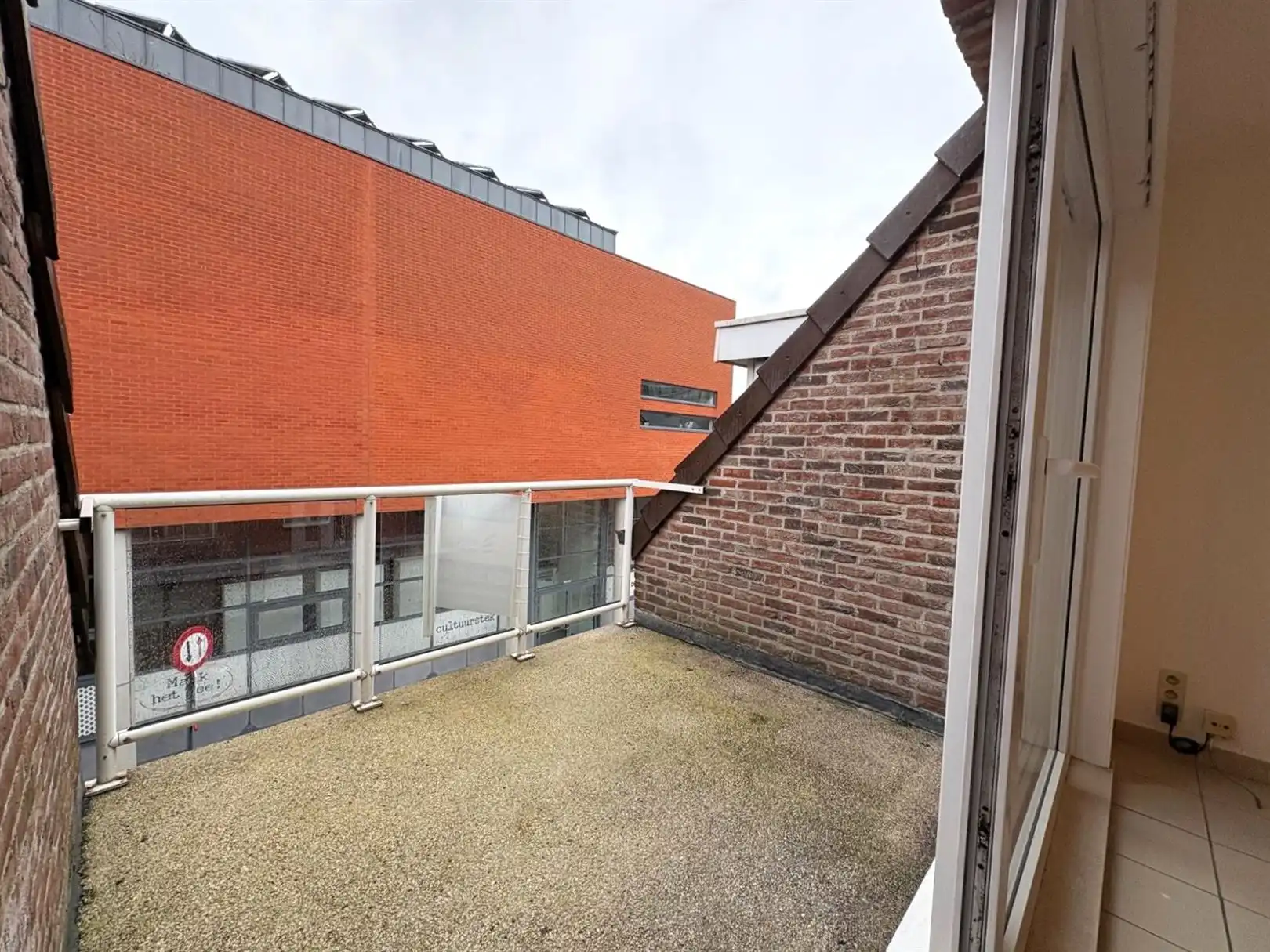 Ongemeubeld duplex appartement met 2 slaapkamers foto 5