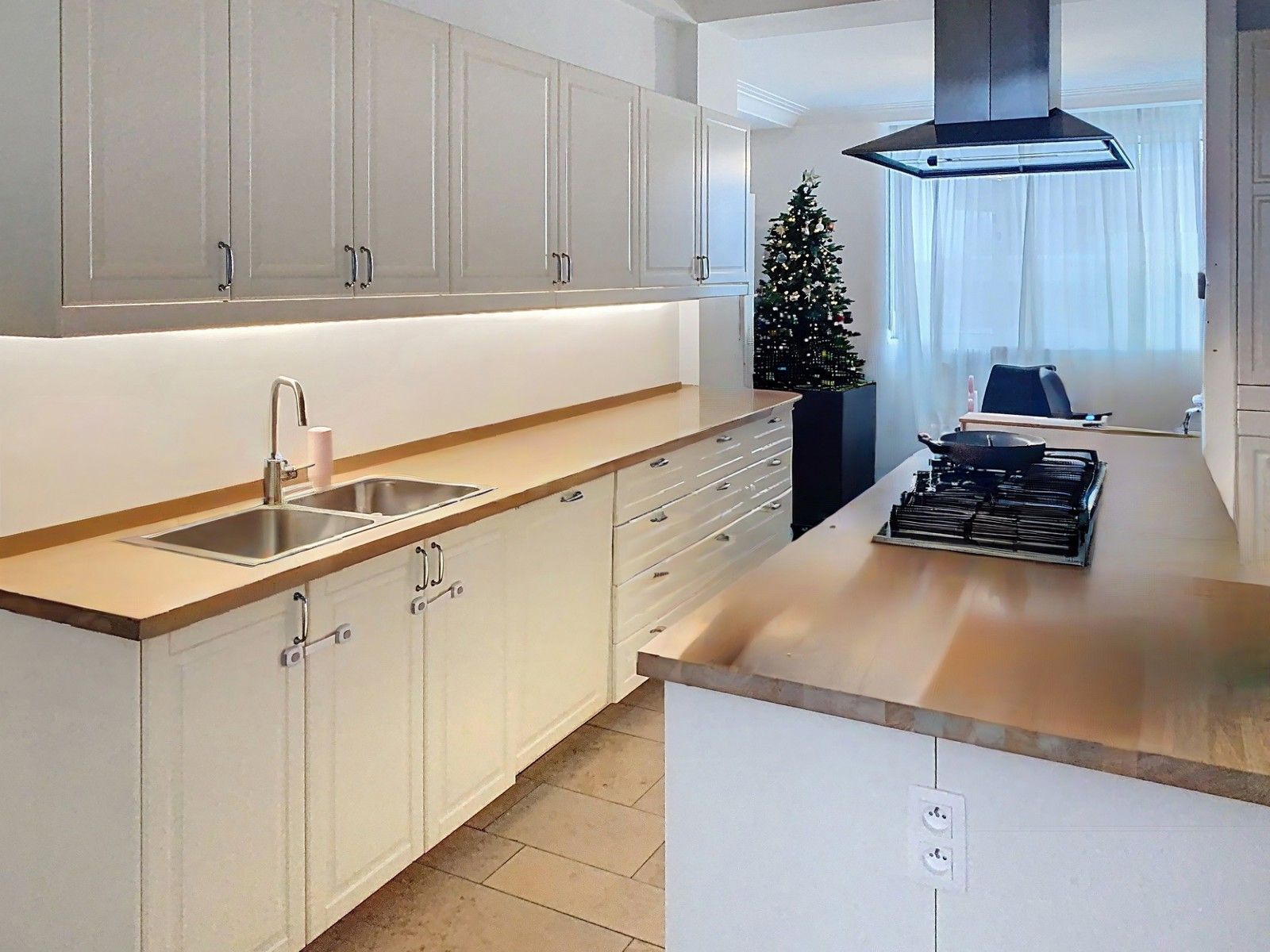 Ruim appartement met prachtig terras foto 2