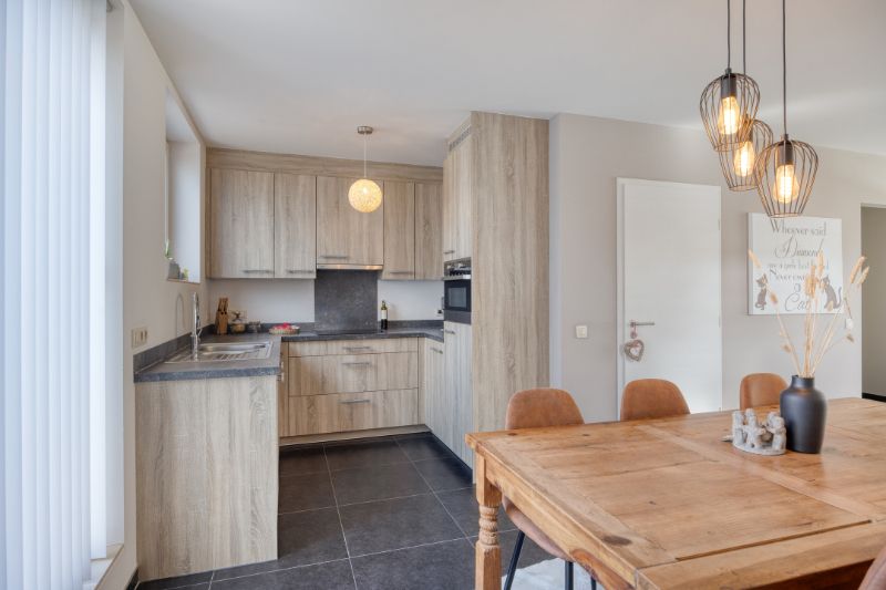 Lichtrijke duplex met 3 slaapkamers en garage. foto 5