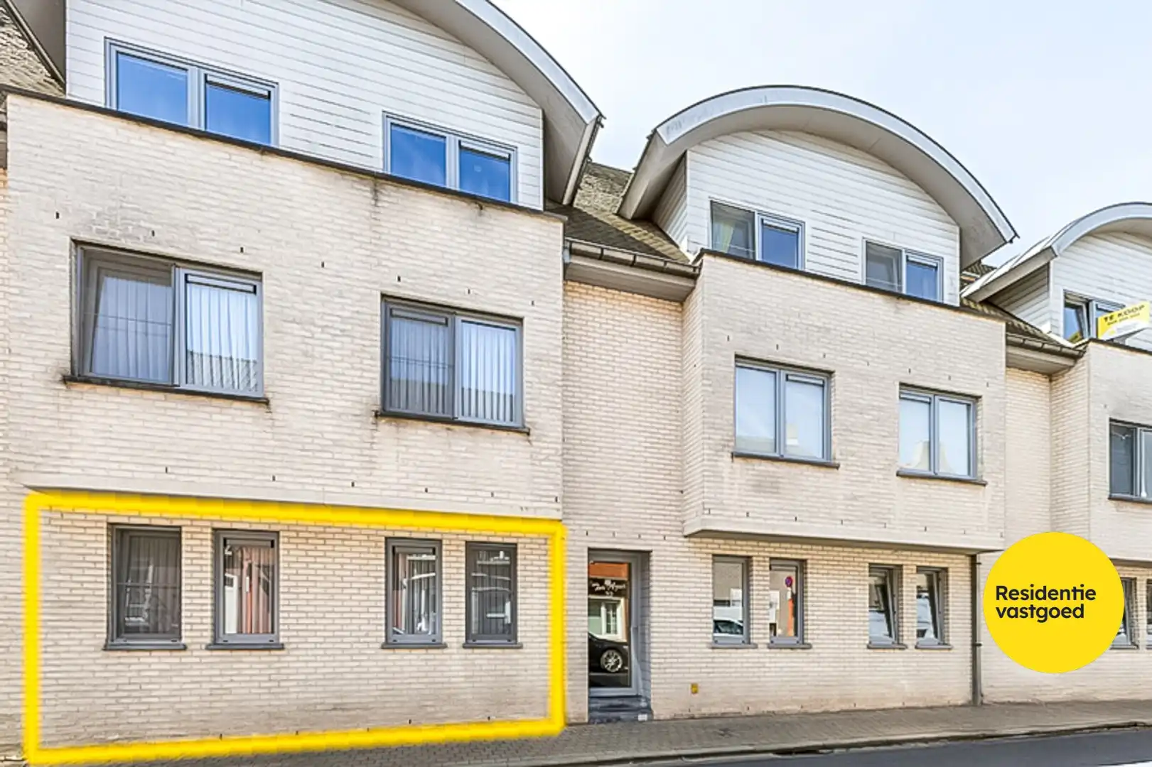 Ruime en energiezuinige gelijkvloerse appartement in het centrum van Torhout. foto 12