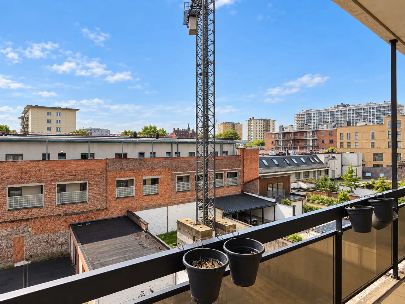 Functioneel en zonnig appartement met drie slaapkamers en groot terras foto 9