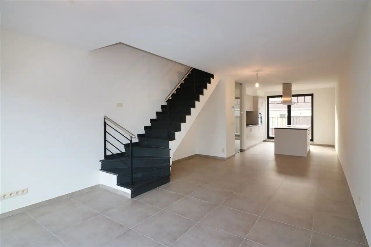 Unieke duplex met twee slpk, terras, autostaanplaats foto 3