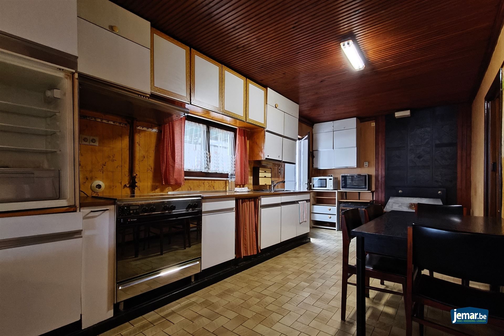 Op te frissen woning op zeer gunstige locatie nabij het centrum van Lanaken foto 4
