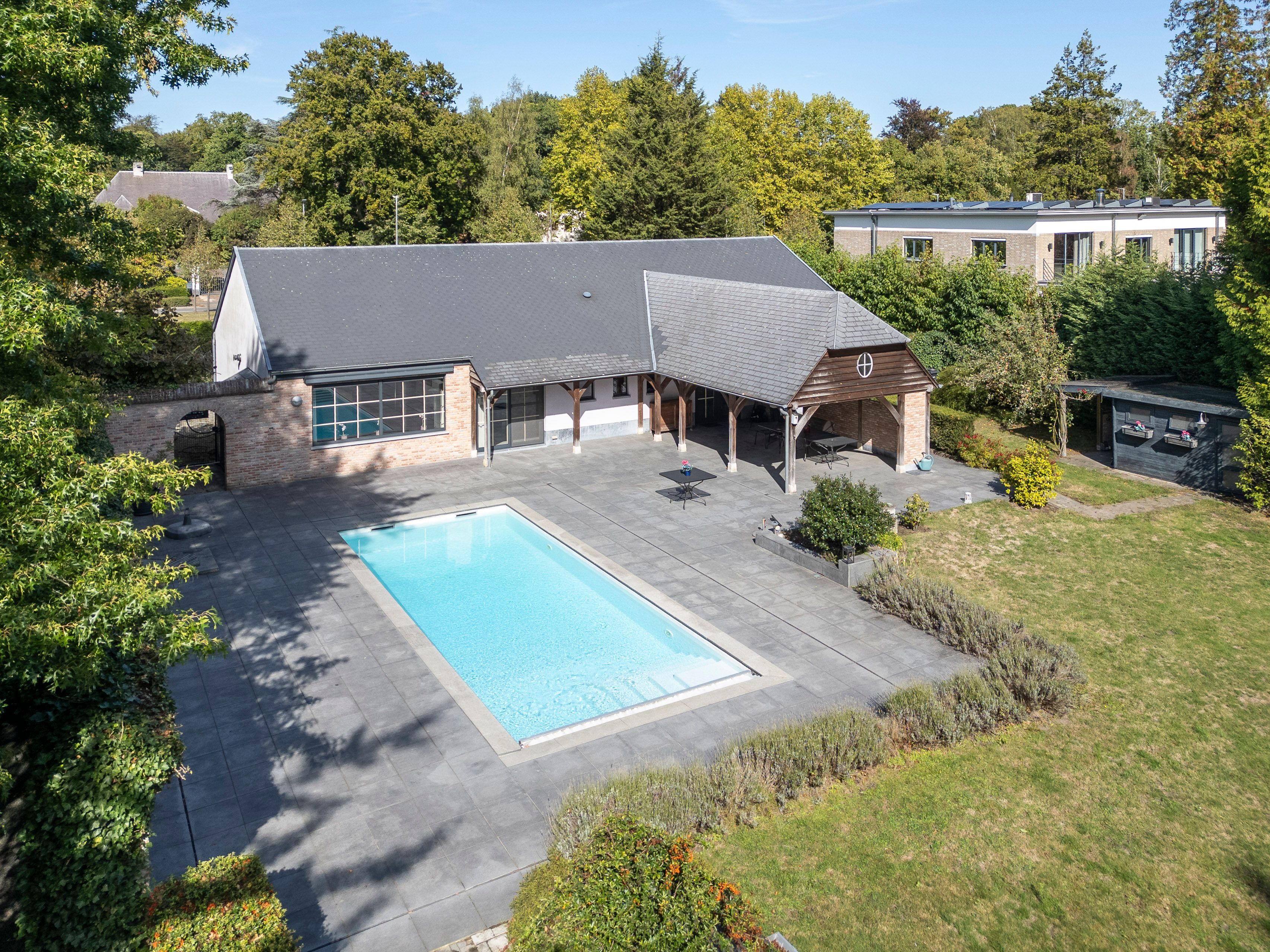 Instapklare laagbouwvilla nabij het centrum van Brasschaat. foto 23