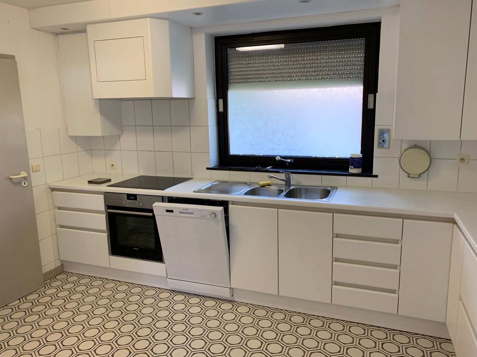 RUIME WONING MET 3 SLAAPKAMERS EN PRACHTIGE TUIN foto 20