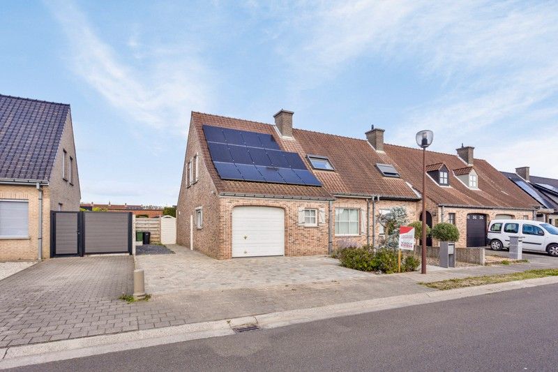 Tot in de puntjes gerenoveerde woning (2019) met 3 slaapkamers, tuin en garage vlakbij het centrum van Ingelmunster te koop! foto 25