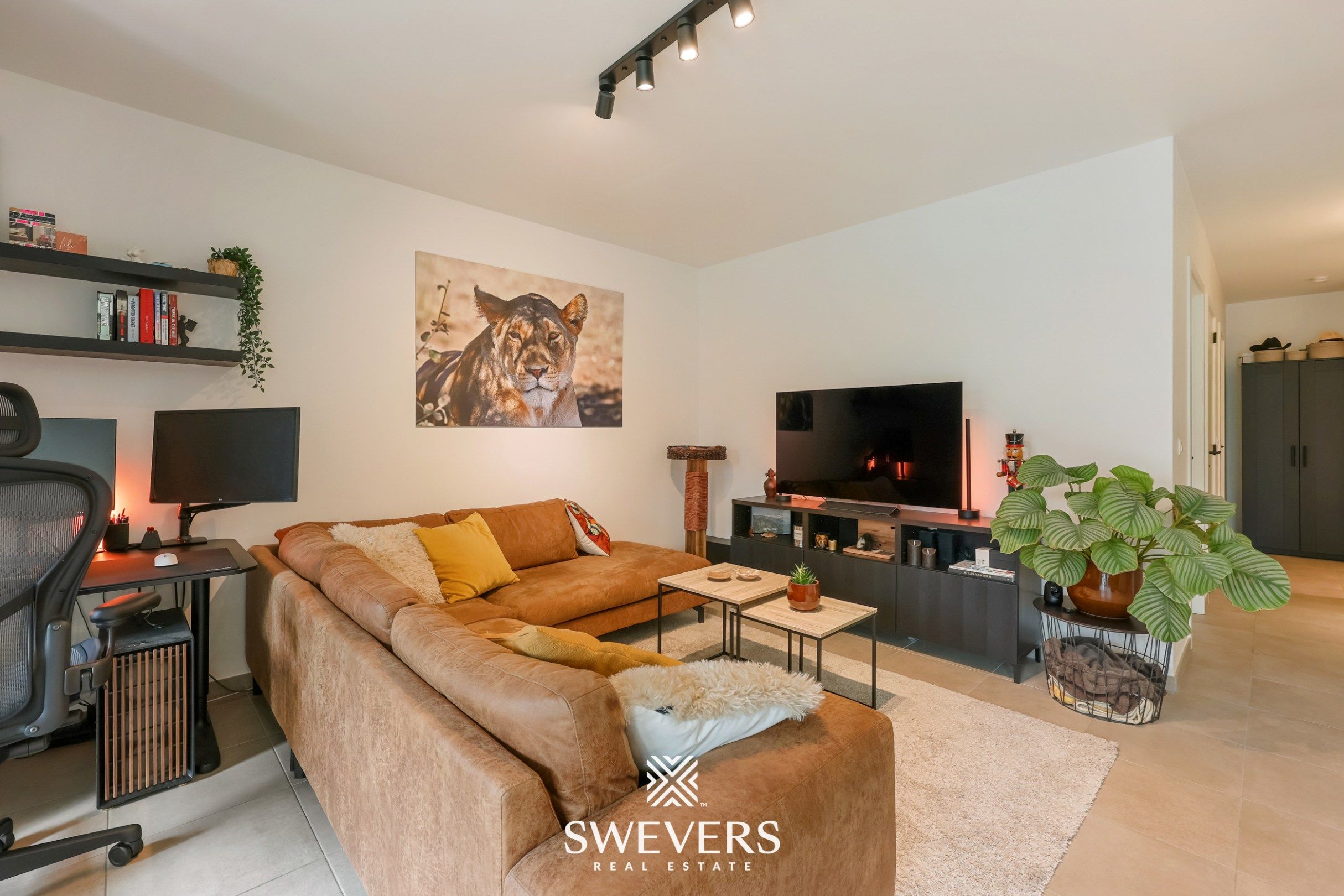 Gelijkvloers appartement met privétuin en dubbele garage foto 3