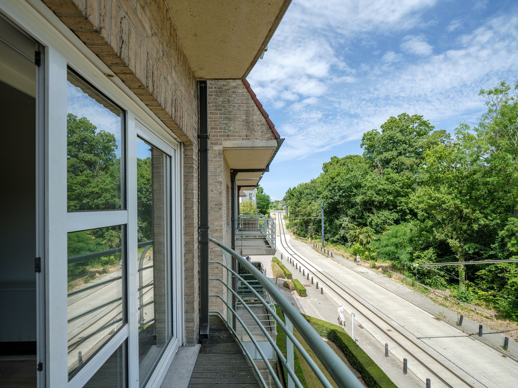 Instapklaar service appartement met terras foto 8