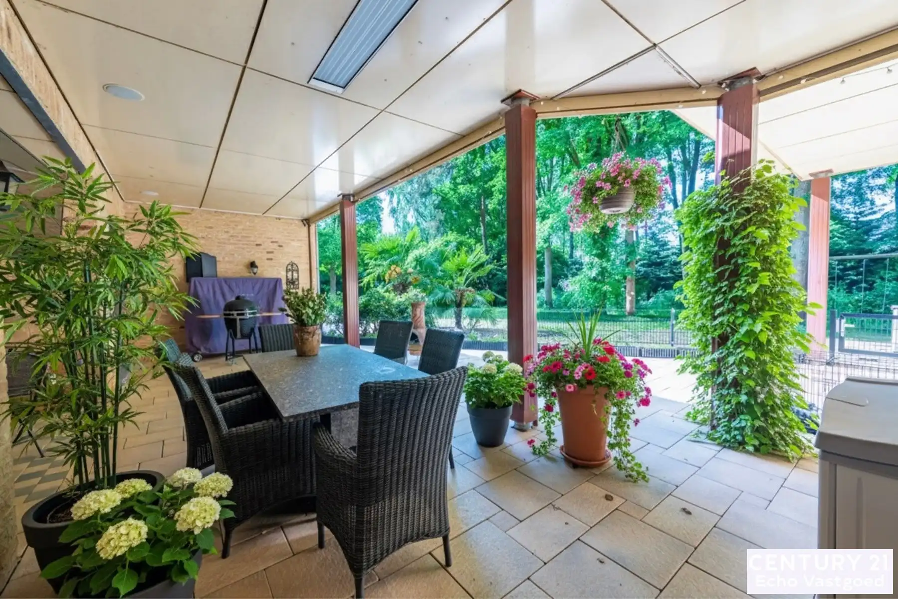 Royale villa met 5 slpks, 4 badks, garage en binnenzwembad foto 19