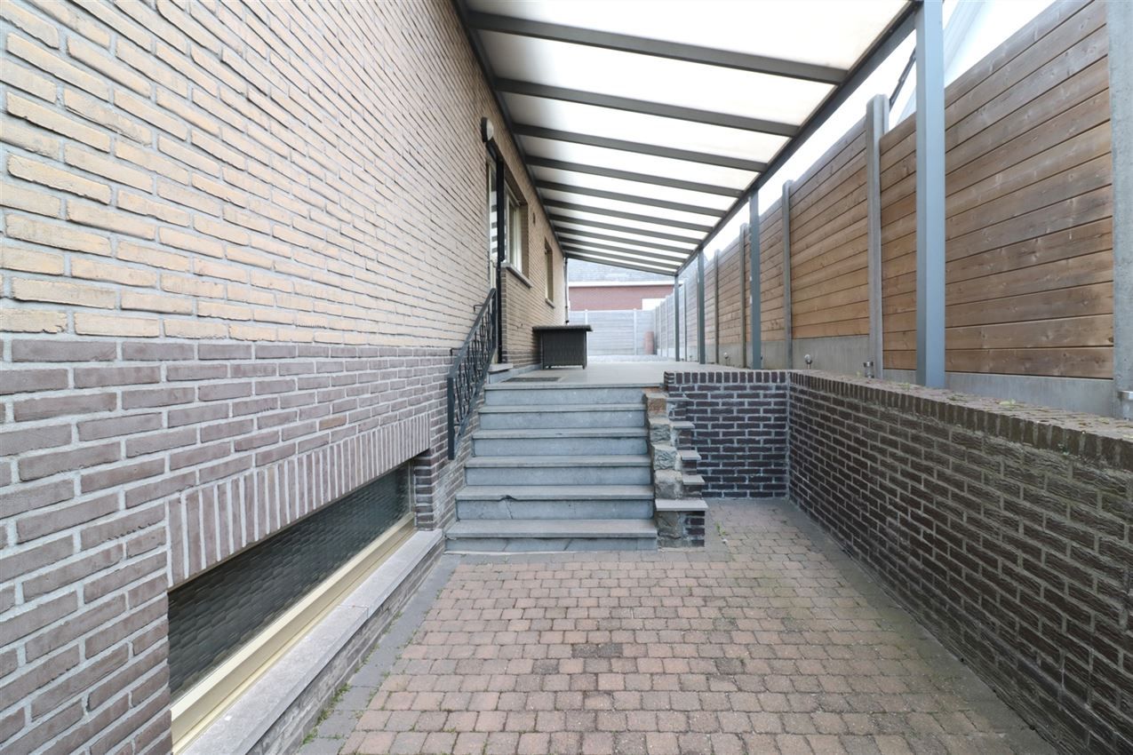 degelijk en verzorgd,  mooi overdekt terras, goede locatie foto 5