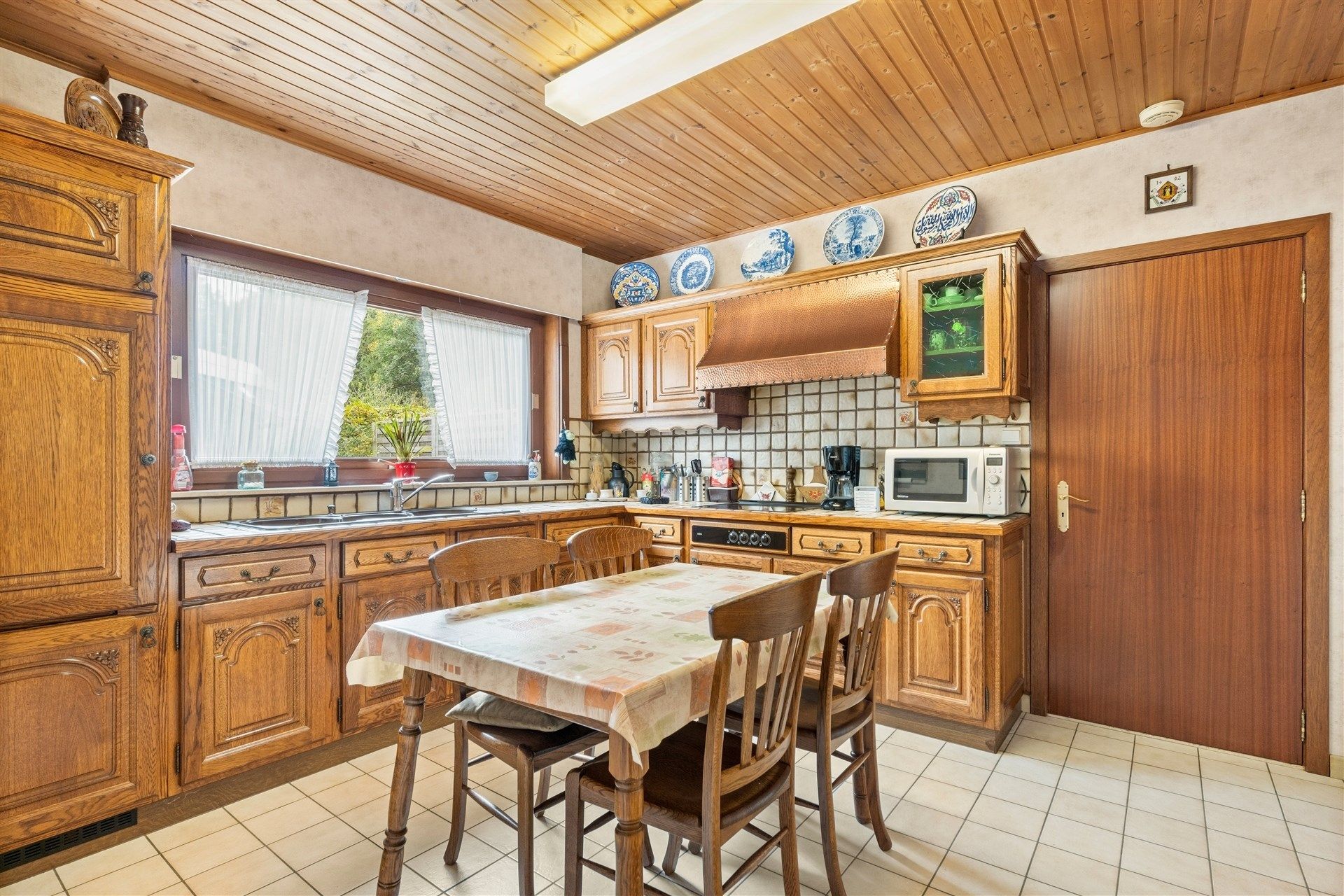 Halfopen bebouwing op zeer centrale ligging. foto 8