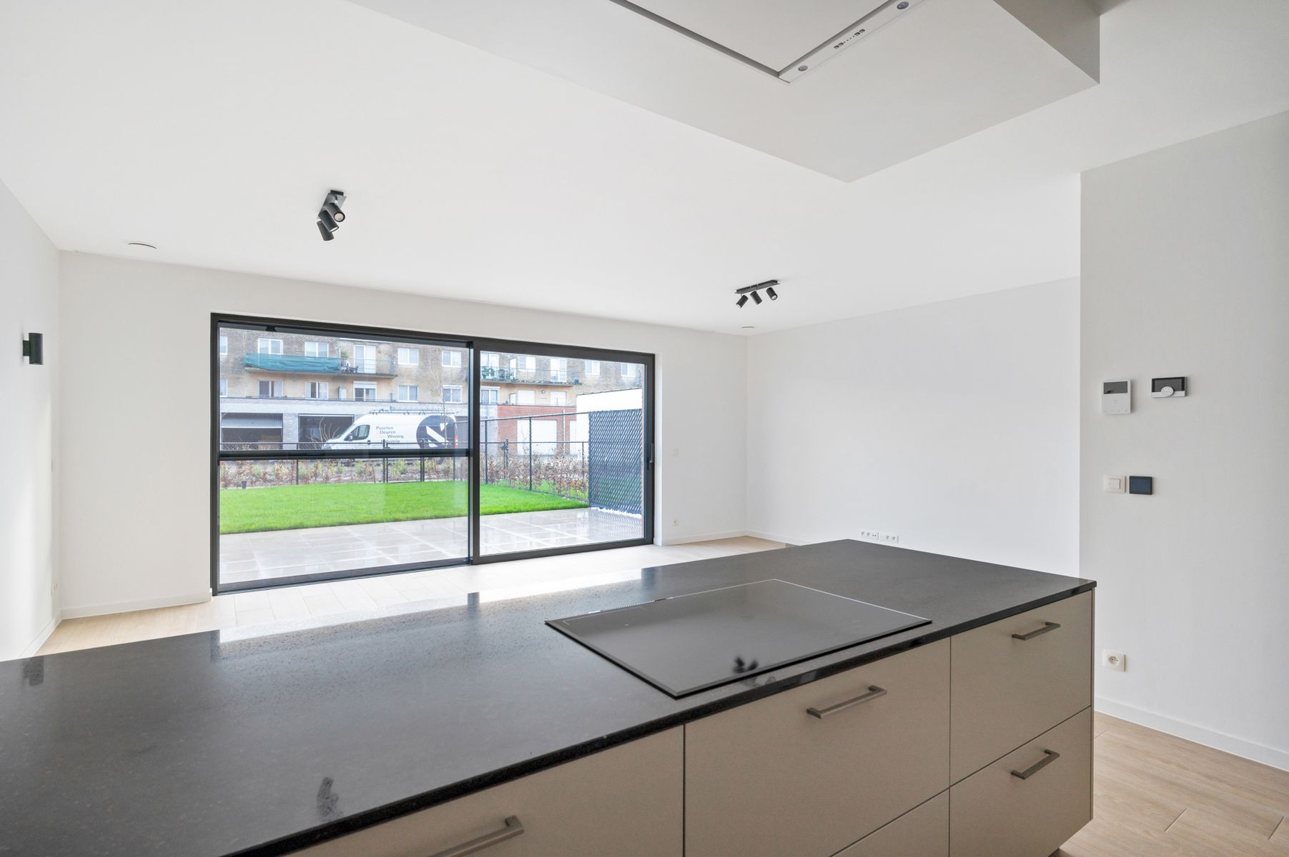 Nieuwbouw gelijkvloers appartement met staanplaats en kelder foto 3