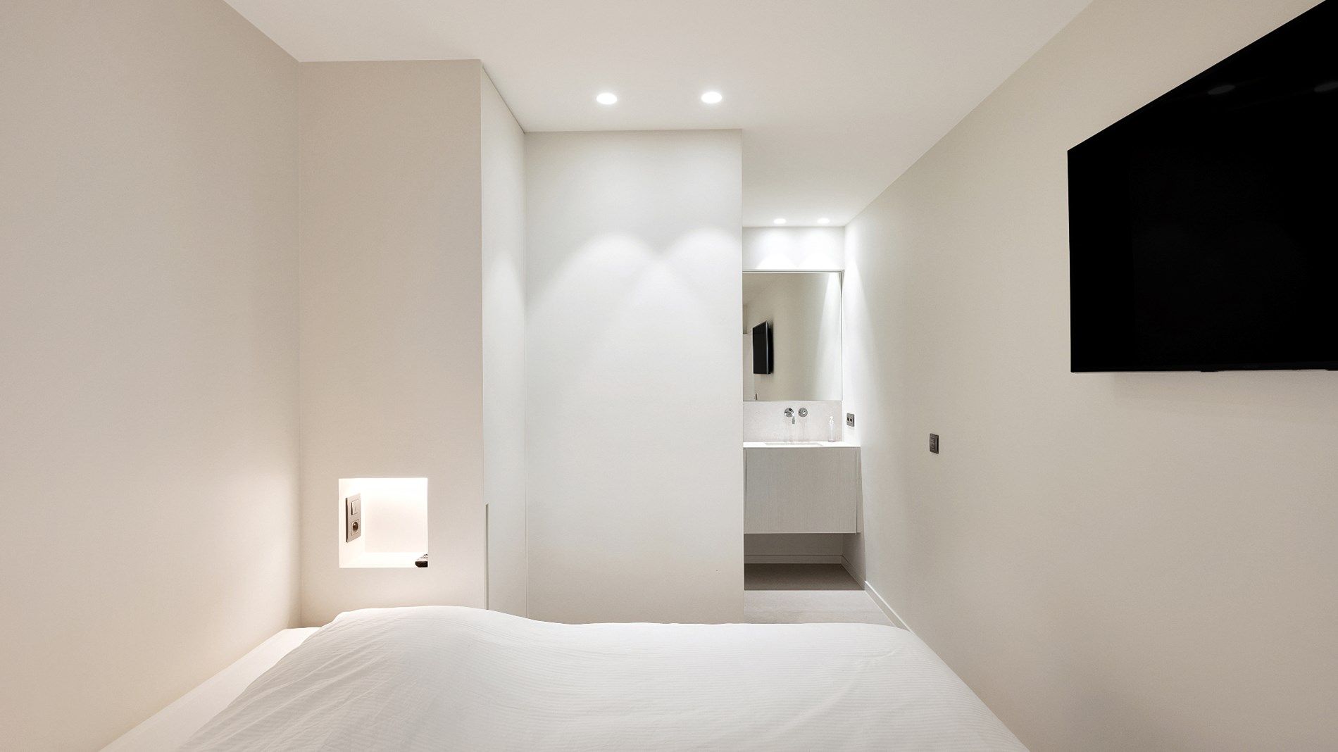 Prachtig gerenoveerd appartement met breed frontaal zeezicht, vlakbij het Albertplein foto 19