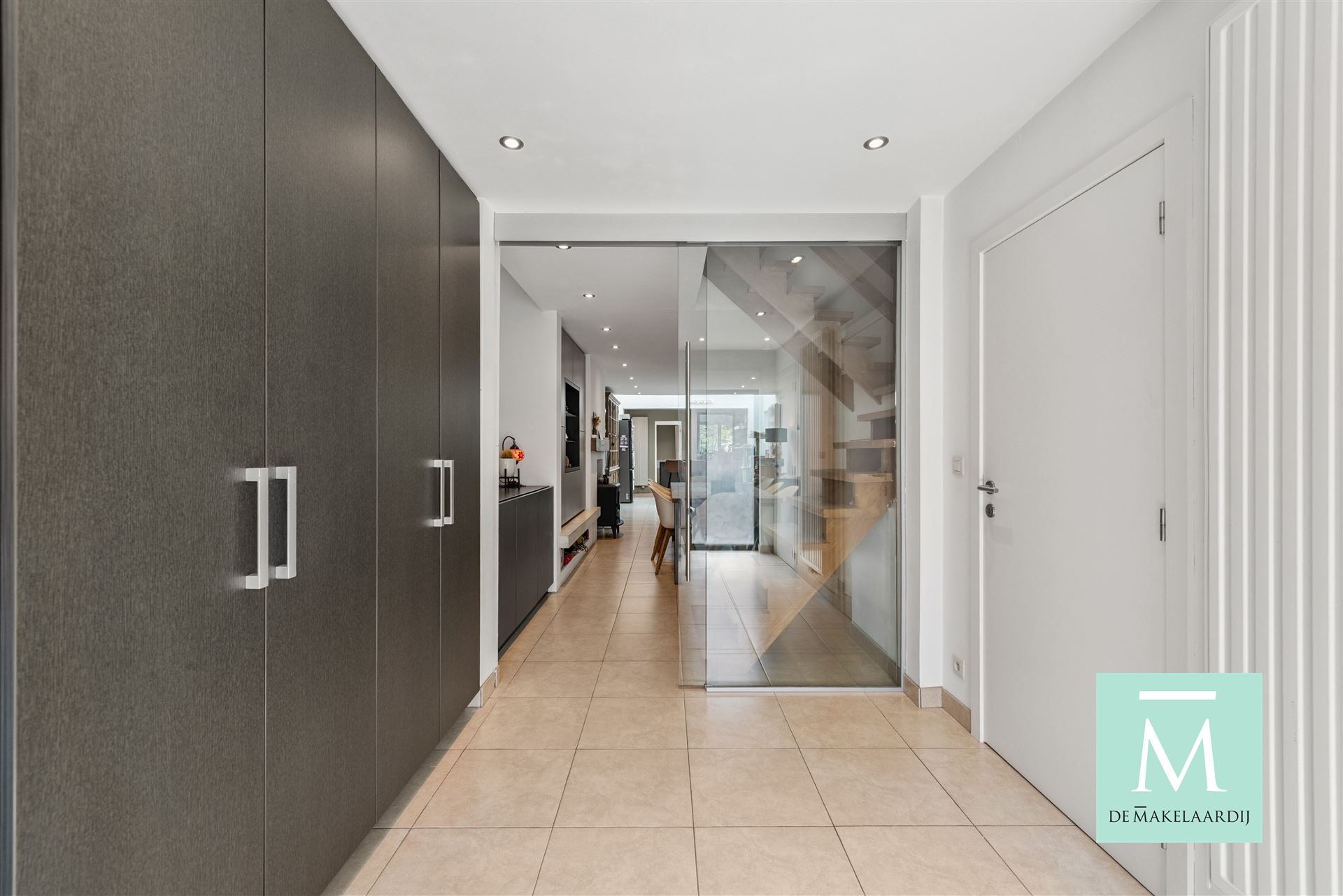 Instapklare woning met 3 Slaapkamers in SK-Wave foto 3
