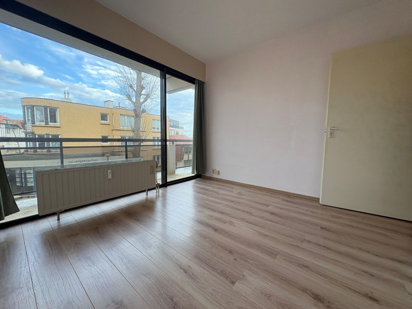 Ruim appartement met 3 slaapkamers te huur – centrum Koksijde foto 6