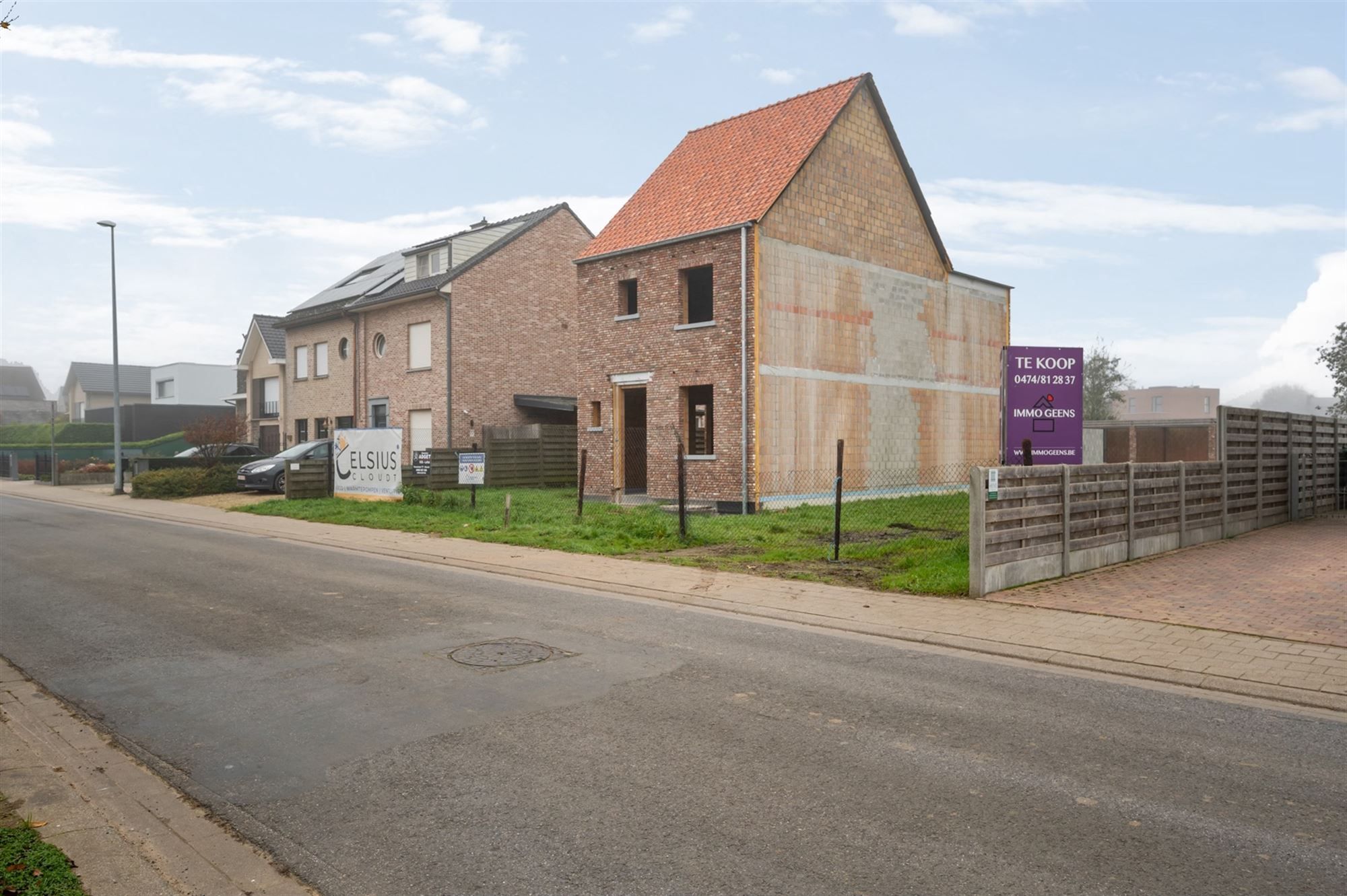 Perceel bouwgrond (650 m2) voor half open bebouwing niet ver van het centrum foto 9