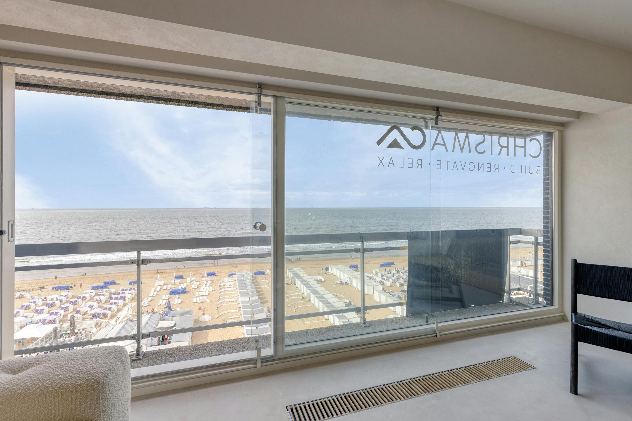 Appartement met frontaal zeezicht te koop nabij Knokke foto 5