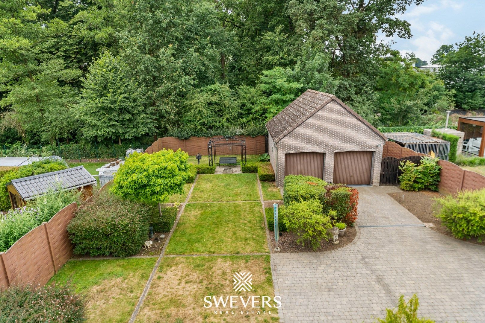 Rustig gelegen ruime woning met 3 slaapkamers op een zonnig perceel van 9a foto 37