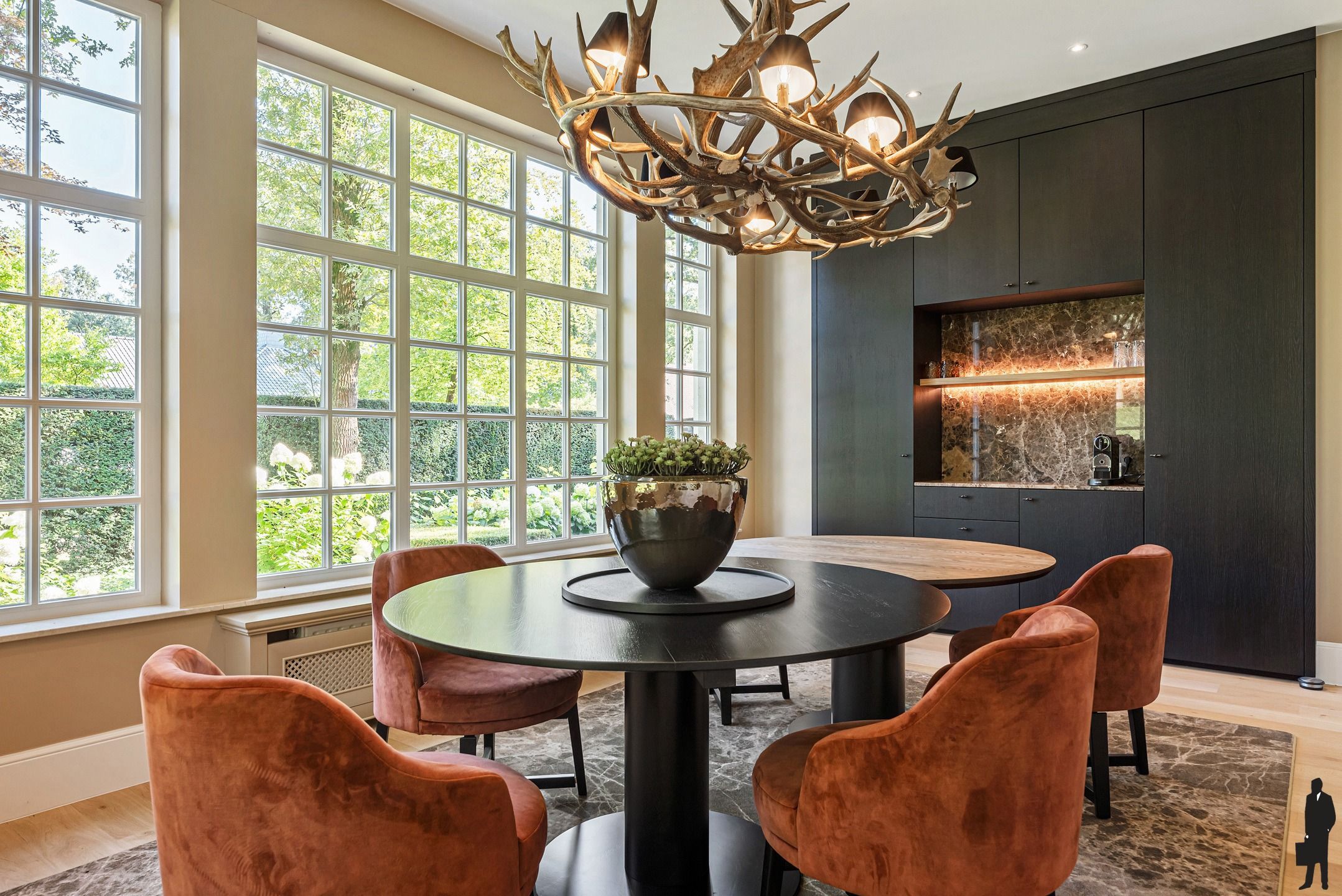 Rietgedekte en tot in de puntjes afgewerkte klassevilla foto 6