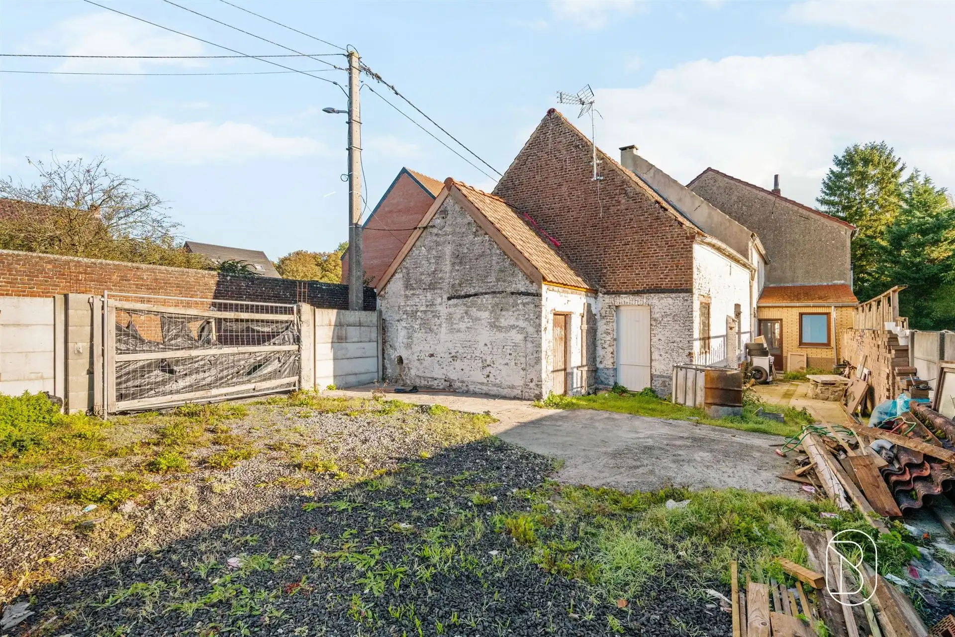 Groot te renoveren huis van 300 m² in Wiers foto 3