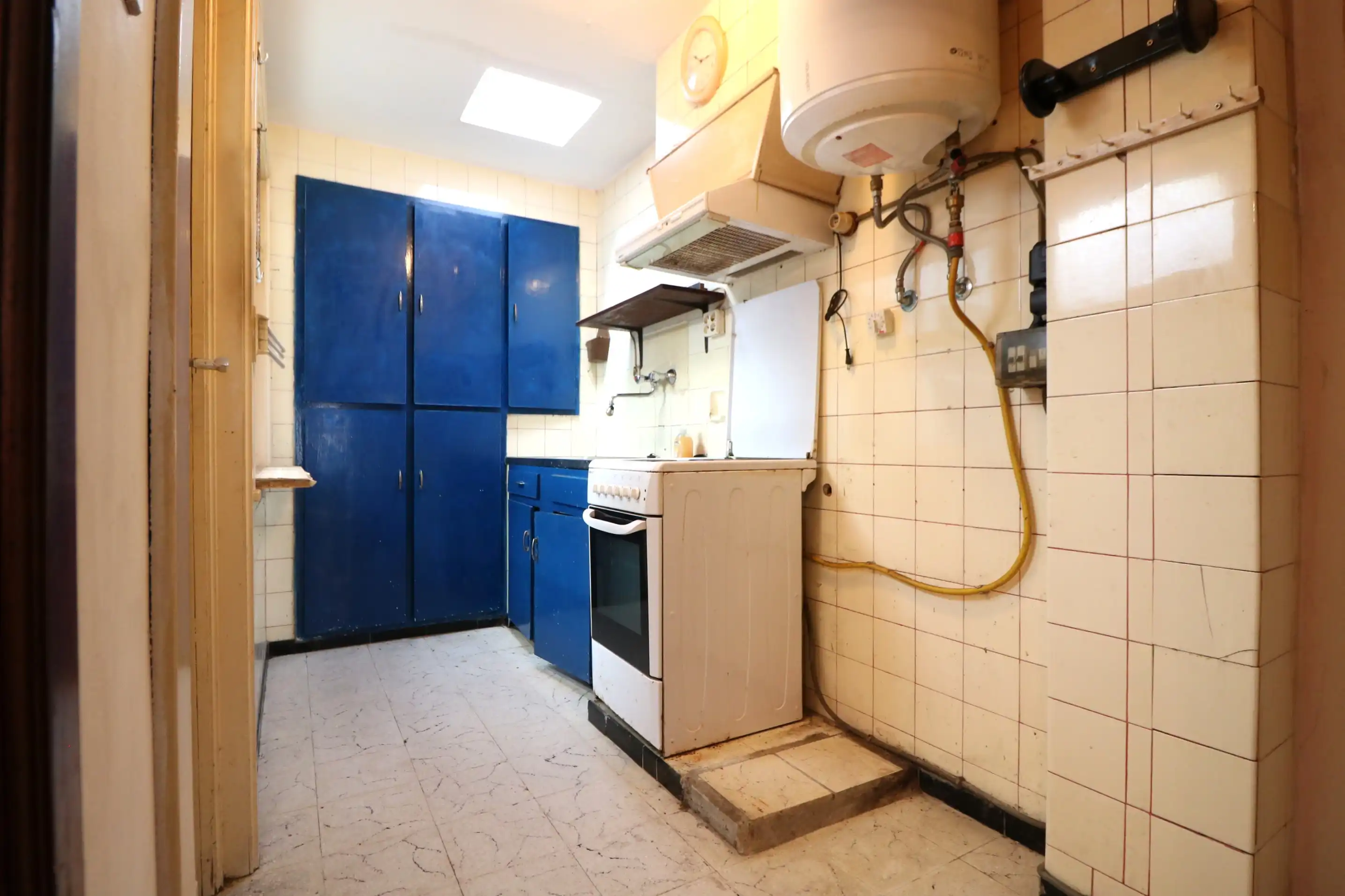 Te renoveren woning met 4 slaapkamers op wandelafstand van het centrum. foto 5