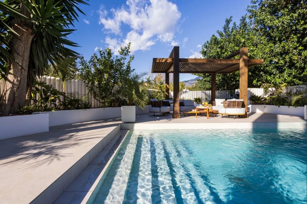Prachtige moderne villa in het hart van Nueva Andalucía met uitzicht op de bergen foto 24