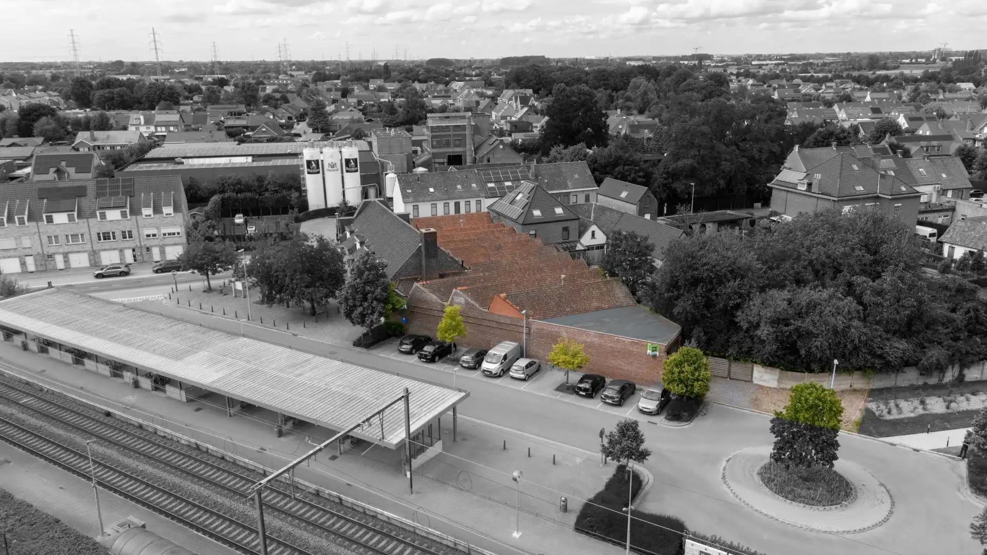 MAGAZIJN OP 683 M² foto {{pictureIndex}}