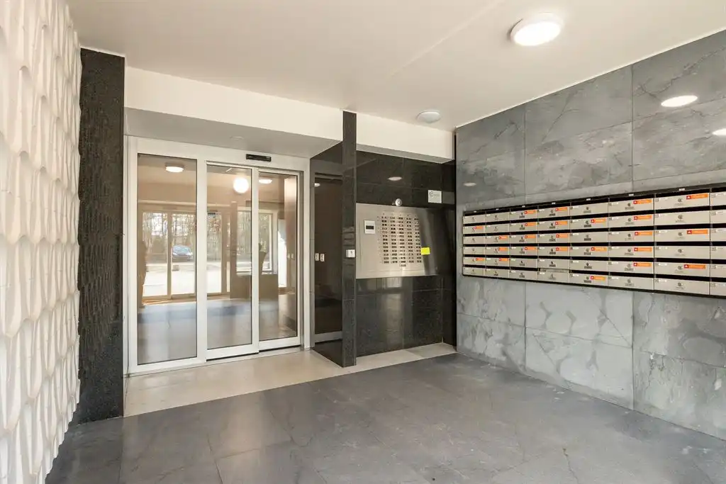 Gerenoveerd appartement met panoramisch zicht foto 19