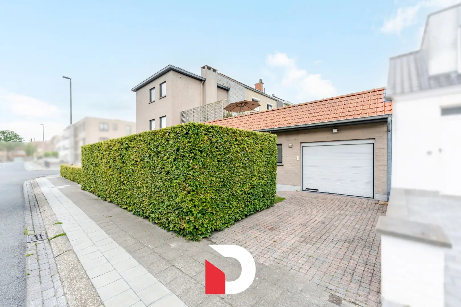 Instapklare hoekwoning met praktijkmogelijkheid in topbuurt nabij centrum Brugge foto 24