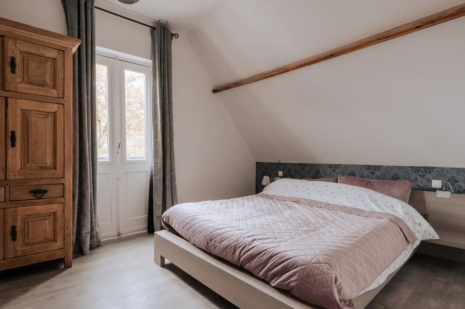 Prachtig duplexappartement in hartje Ieper foto 24