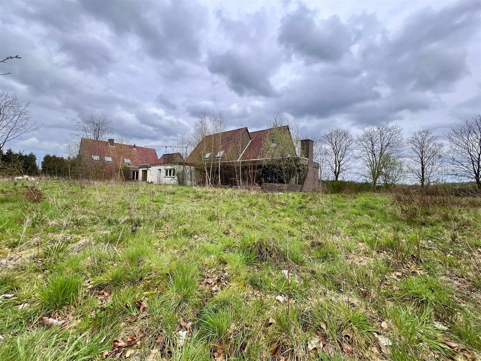 Te renoveren enorme villa foto 2