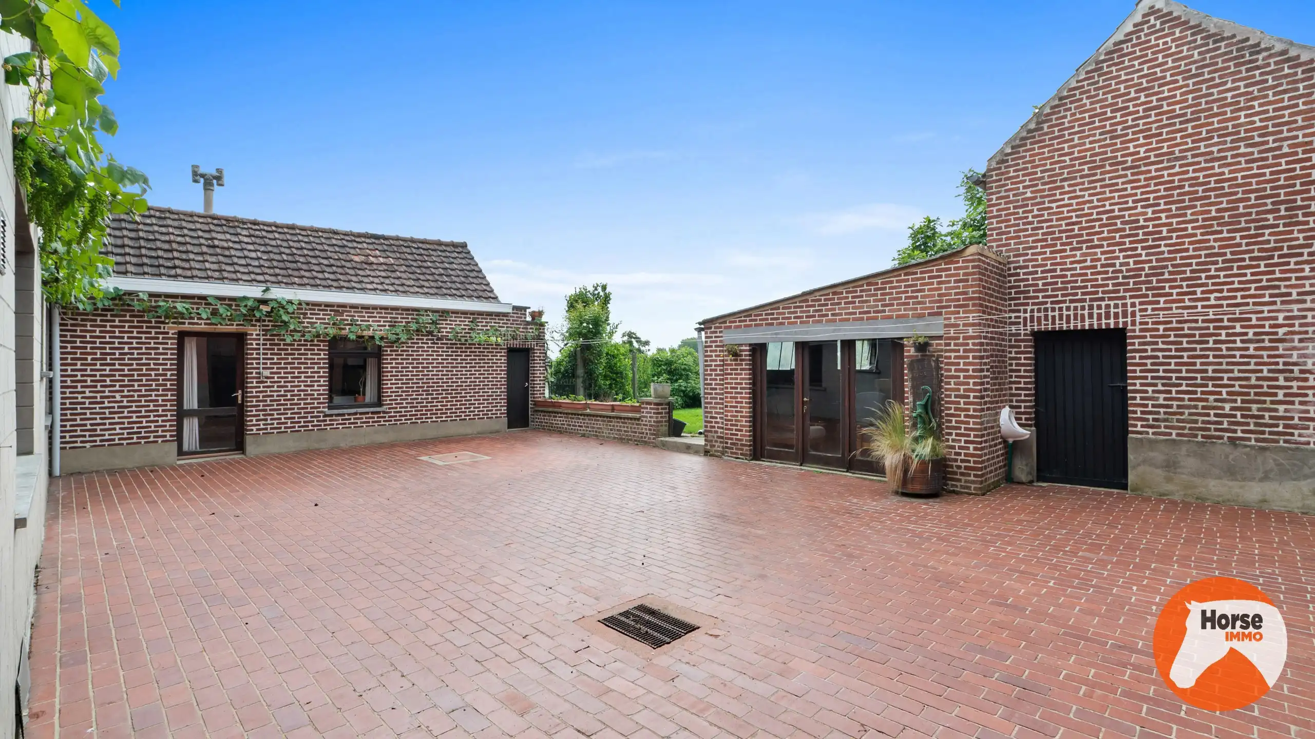 LIERDE - Woning met veel potentieel op 93are foto 24