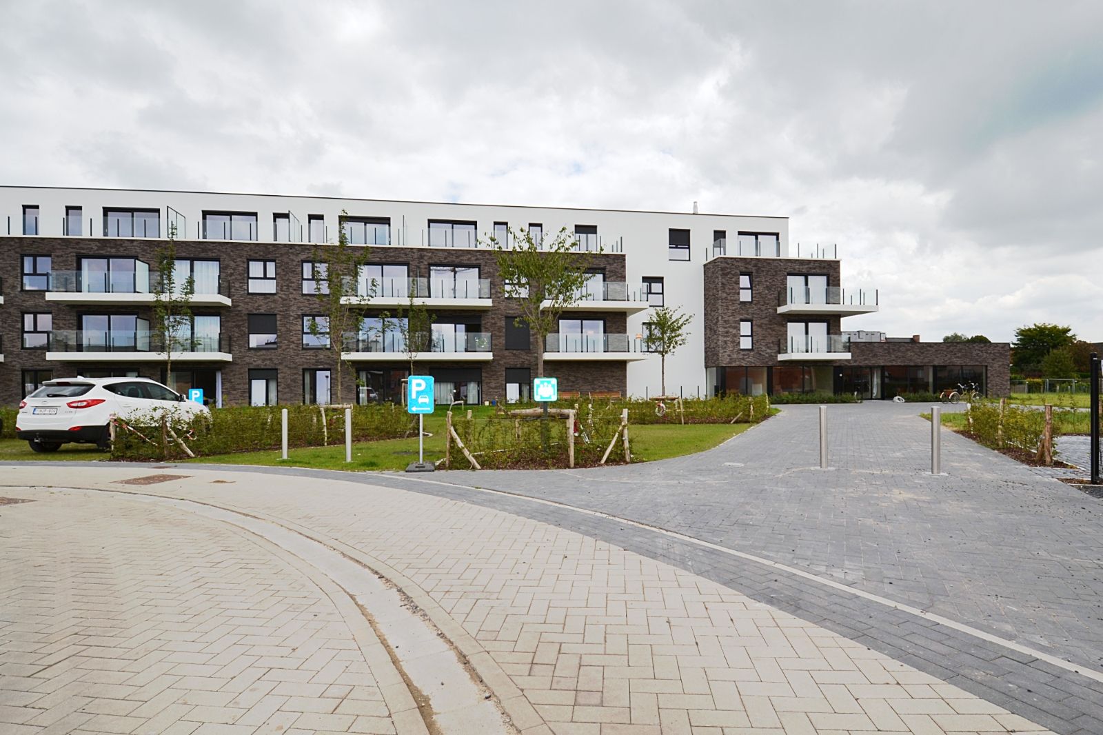 Nieuwbouwassistentieflat (2 slaapkamers) met dienstverlening! foto {{pictureIndex}}