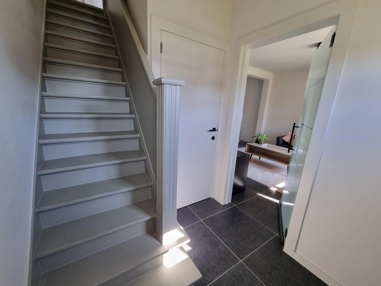 Totaal vernieuwde woning, 3 ruime slaapkamers op een mooi perceel van 8a71ca foto 9