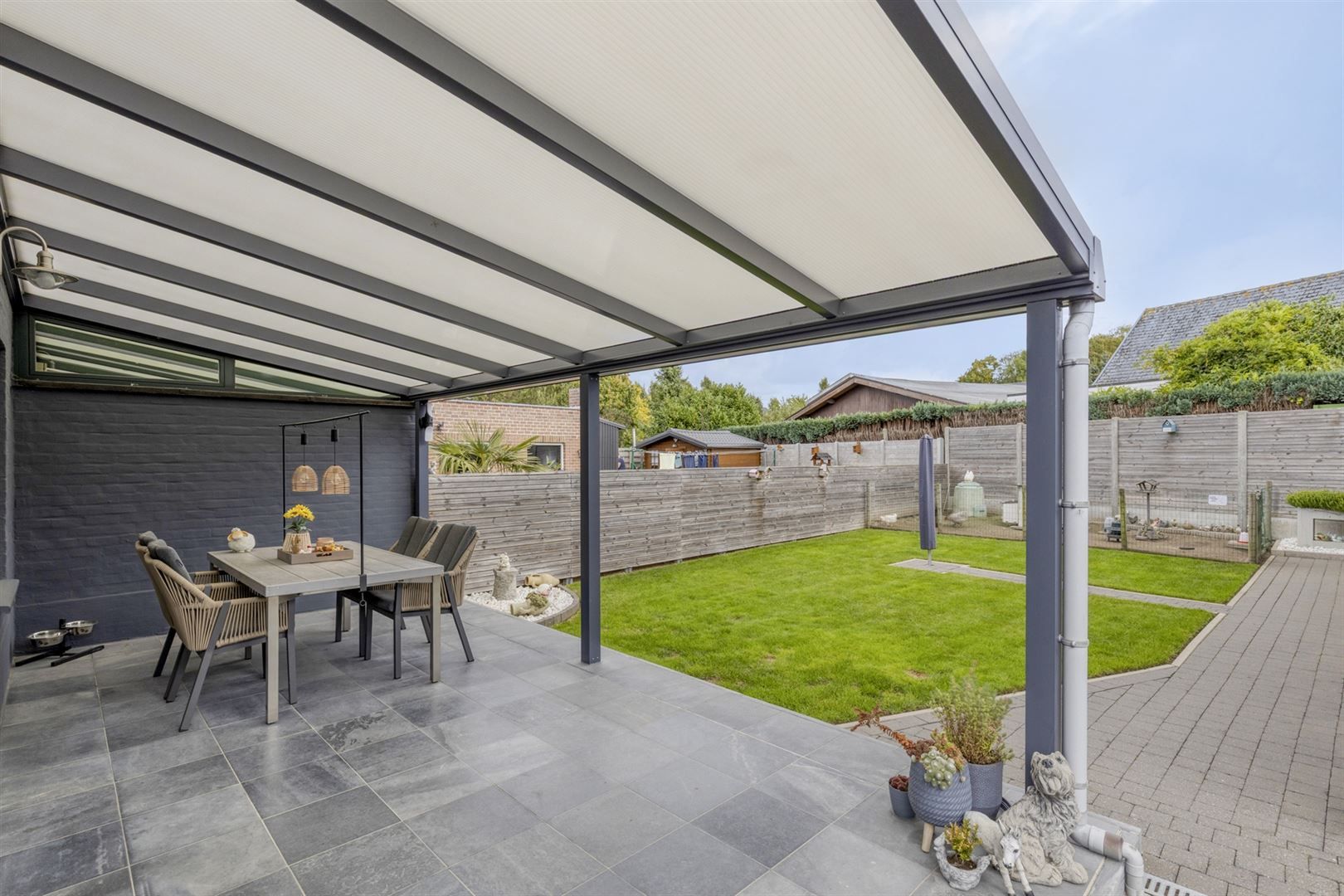 Verzorgde woning met 3 slpk en garage foto 23