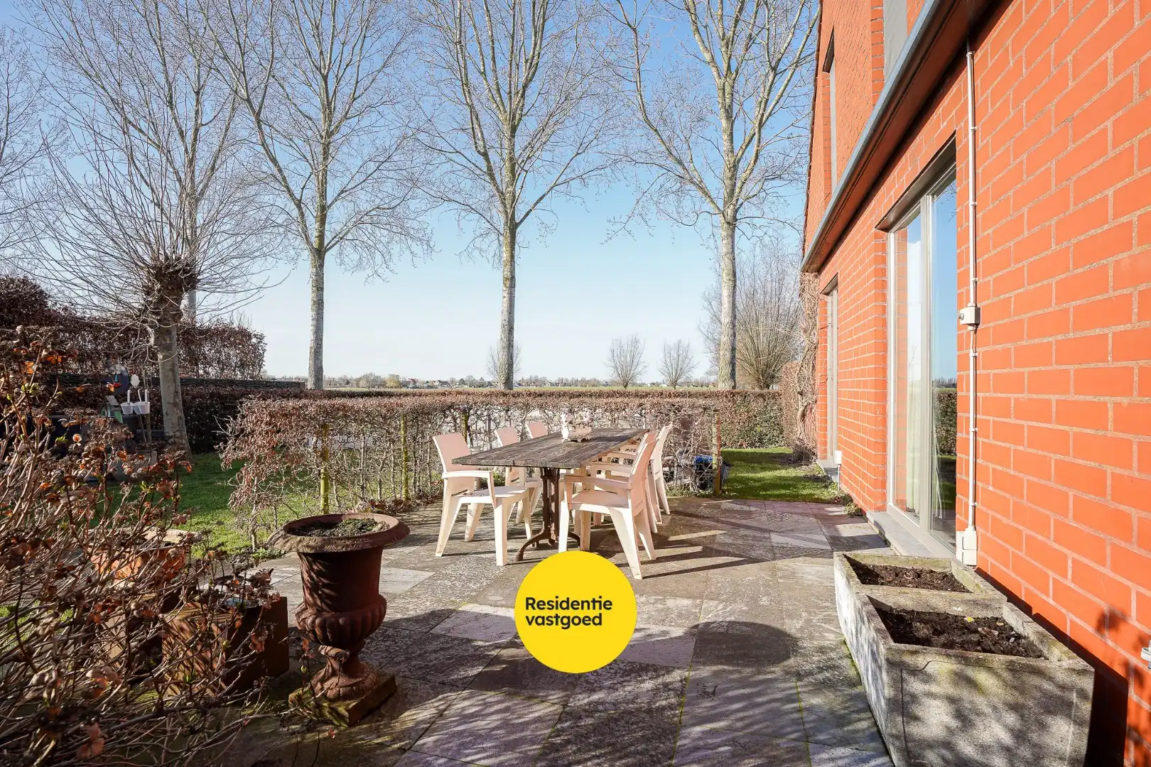 Ruime gezinswoning in doodlopende straat foto 11