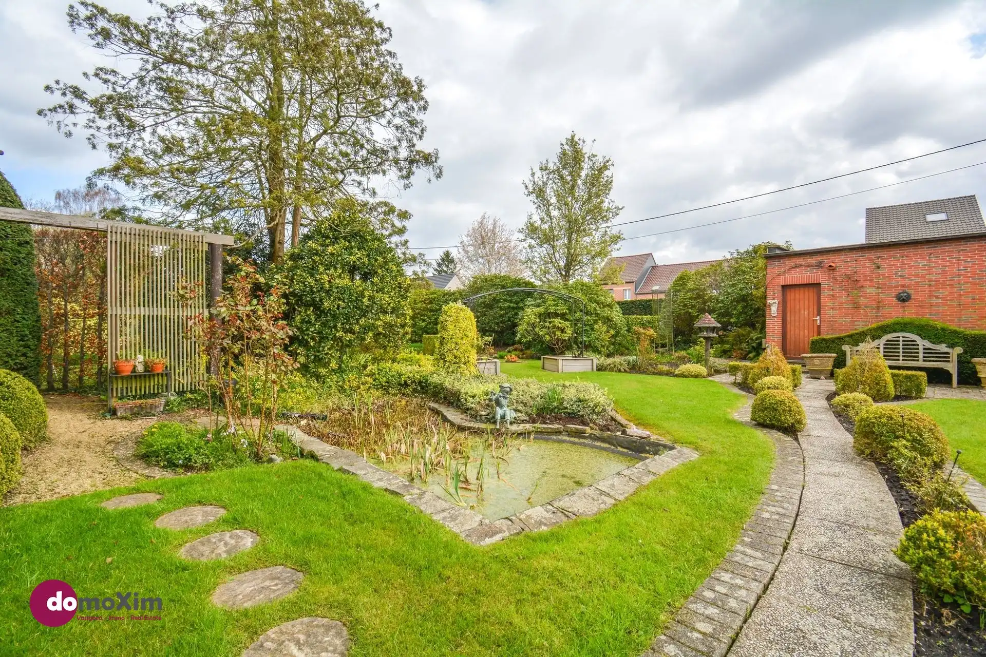 Statige villa met 3 slaapkamers op een ruim perceel in Hever foto 18