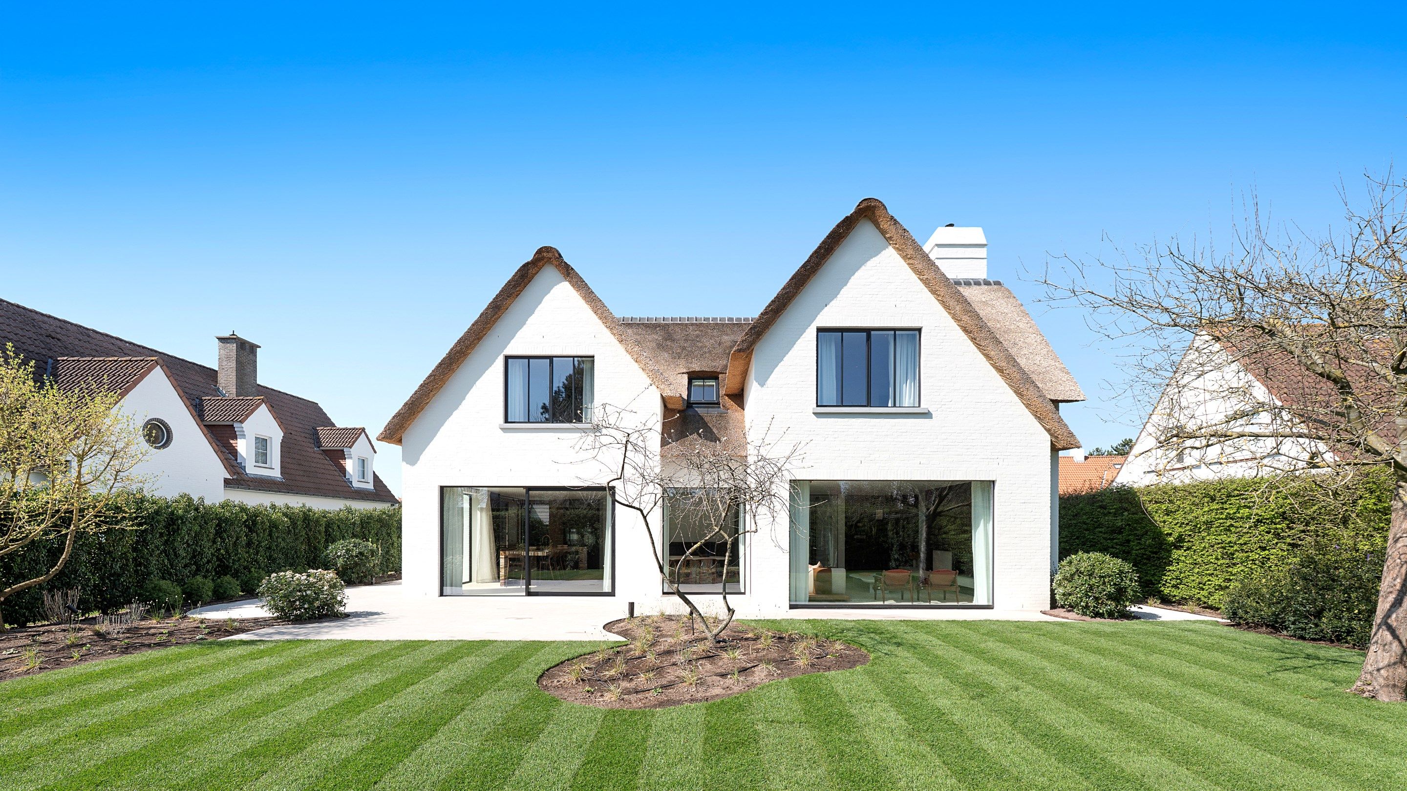 Exclusieve nieuwbouw villa in het Zoute foto {{pictureIndex}}