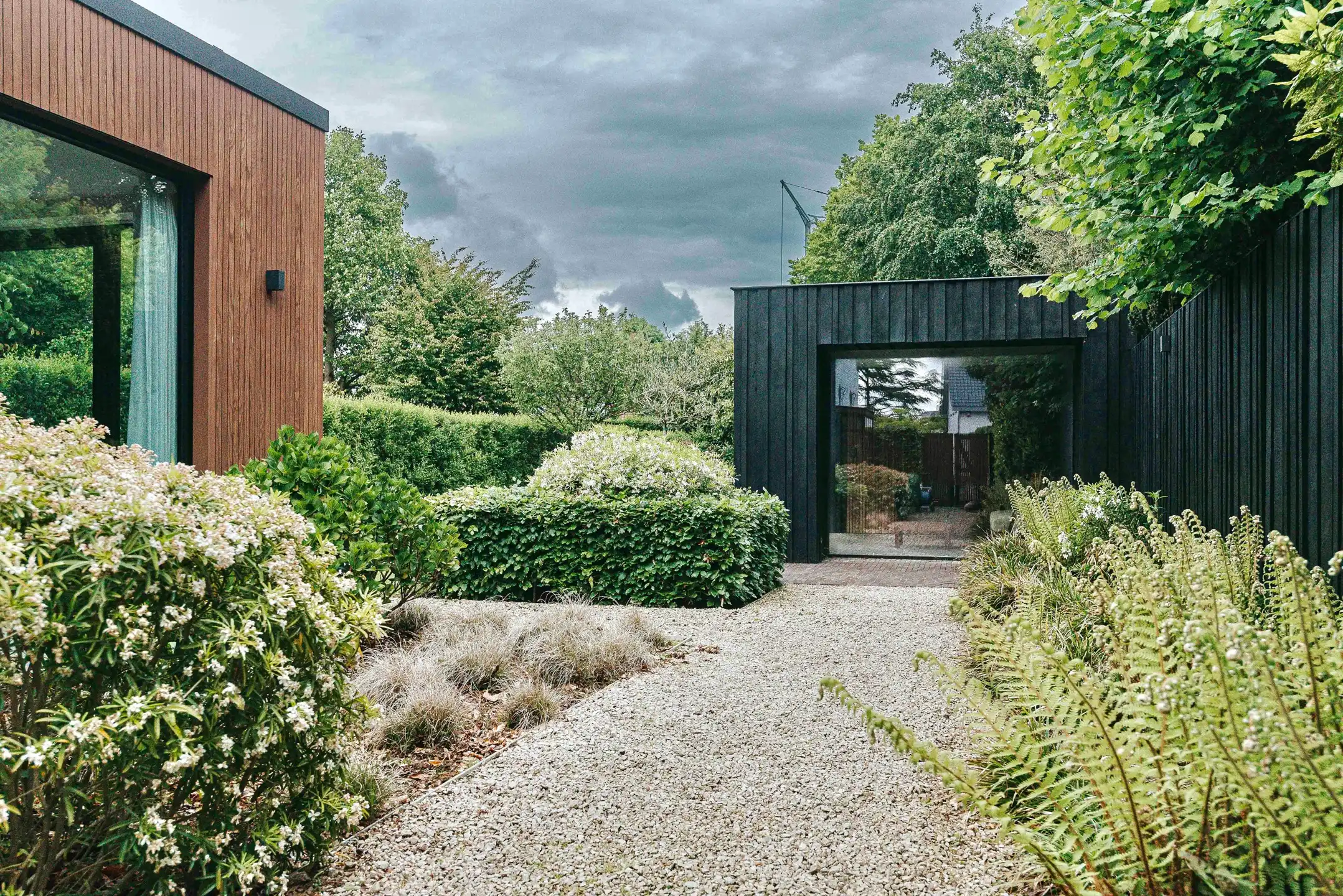 Prachtig gerenoveerde halfopen woning op een mooi perceel foto 23