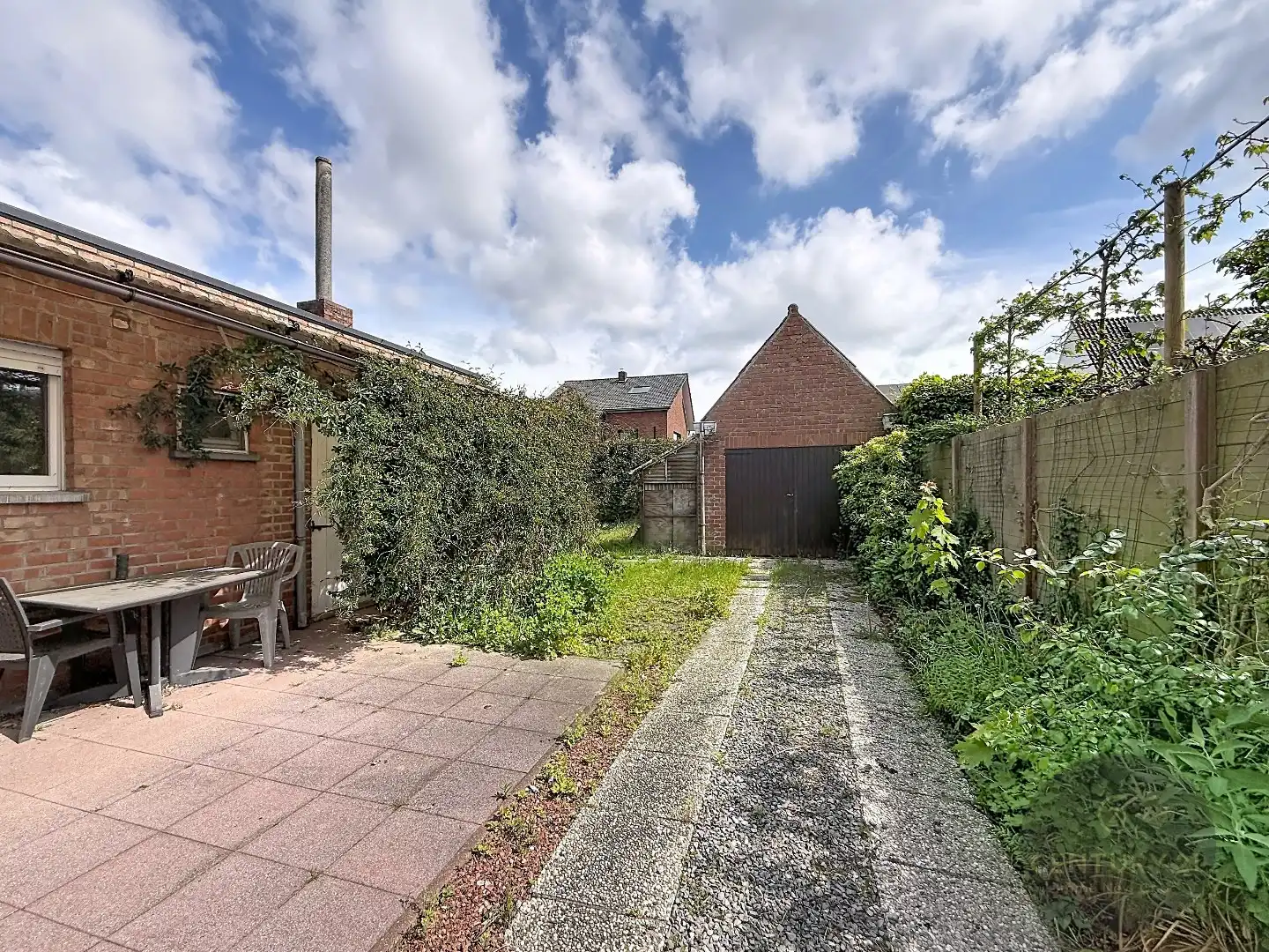 Te renoveren halfopen bebouwing met 4 slaapkamers  foto 16