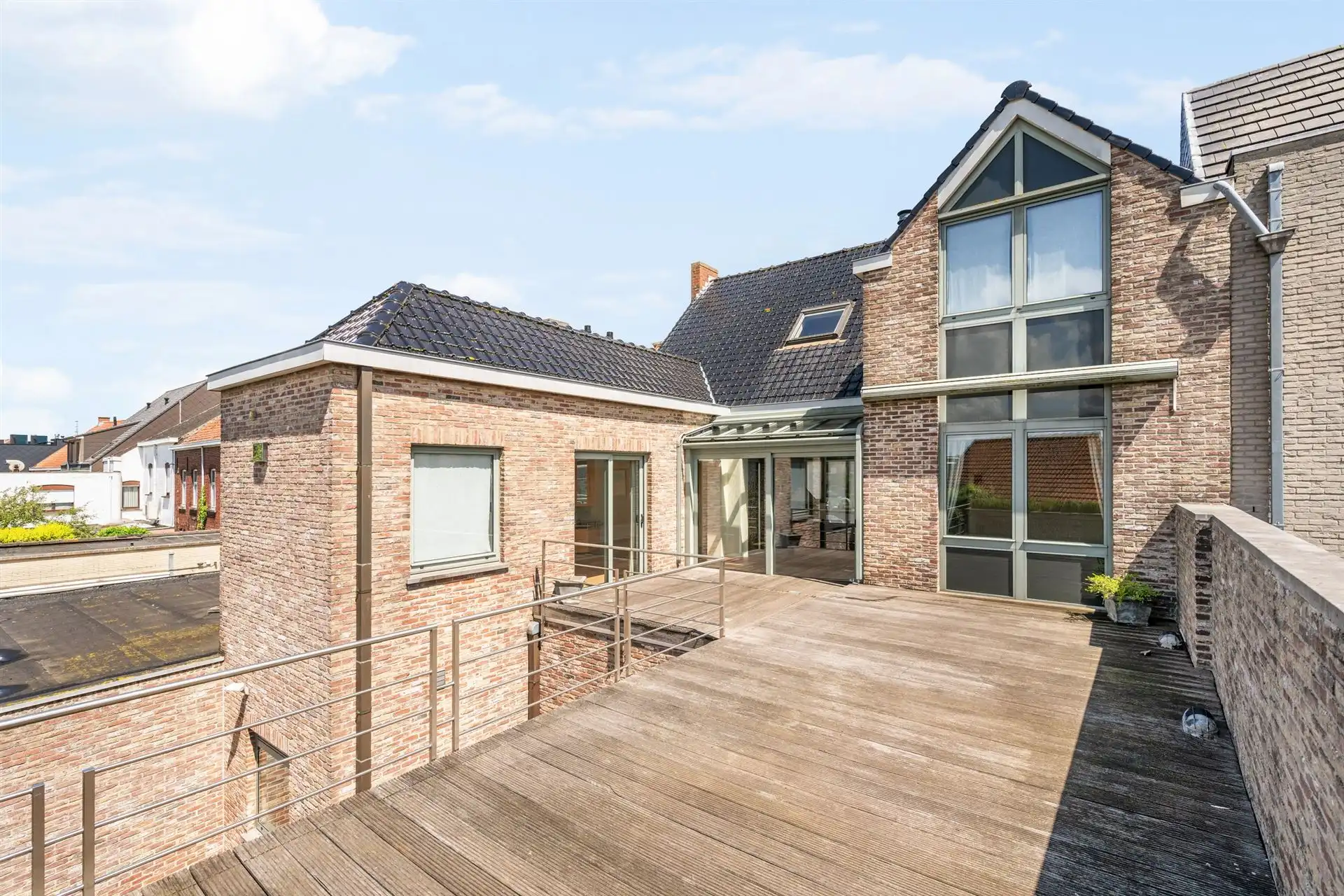 Unieke combinatie van wonen en werken in Sint-Eloois-Vijve! foto 24