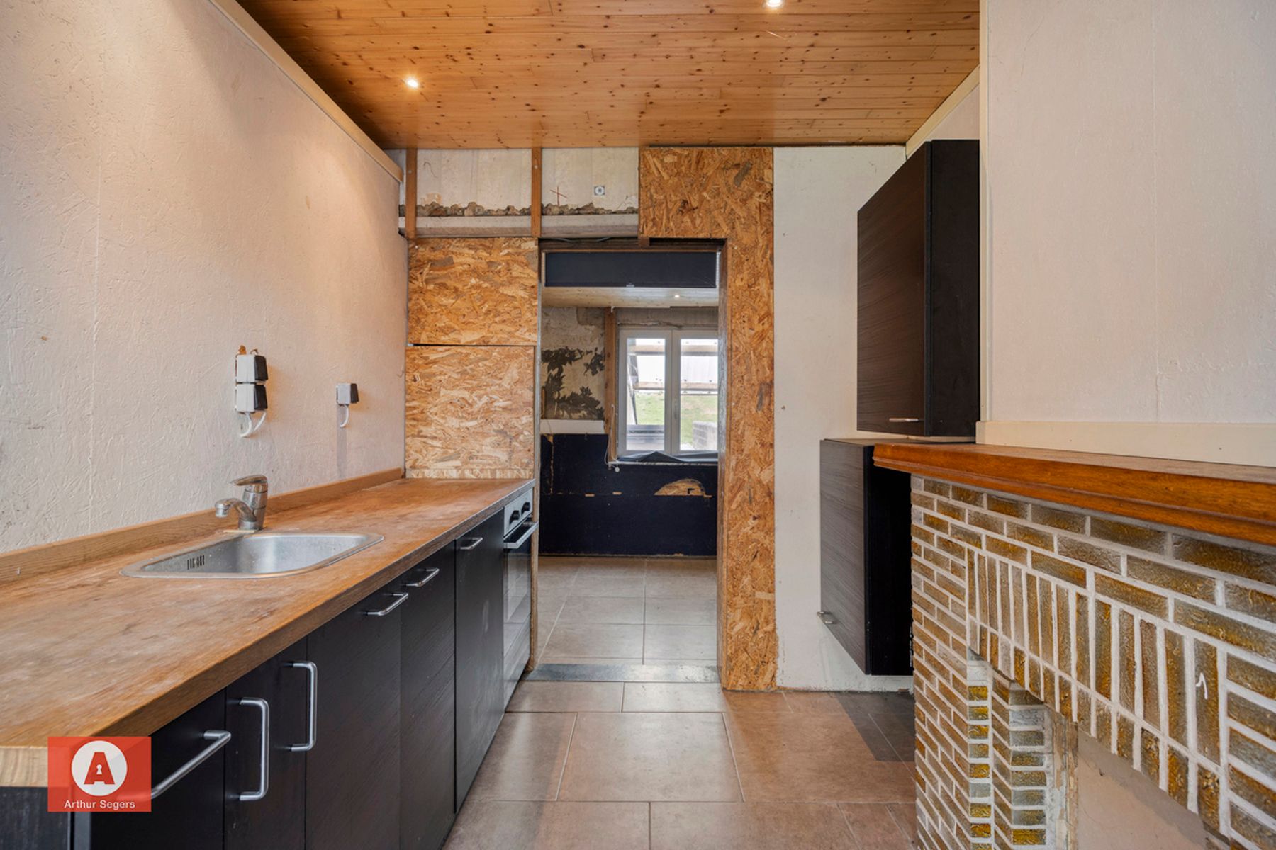 Te renoveren starters-woning of project  foto 14