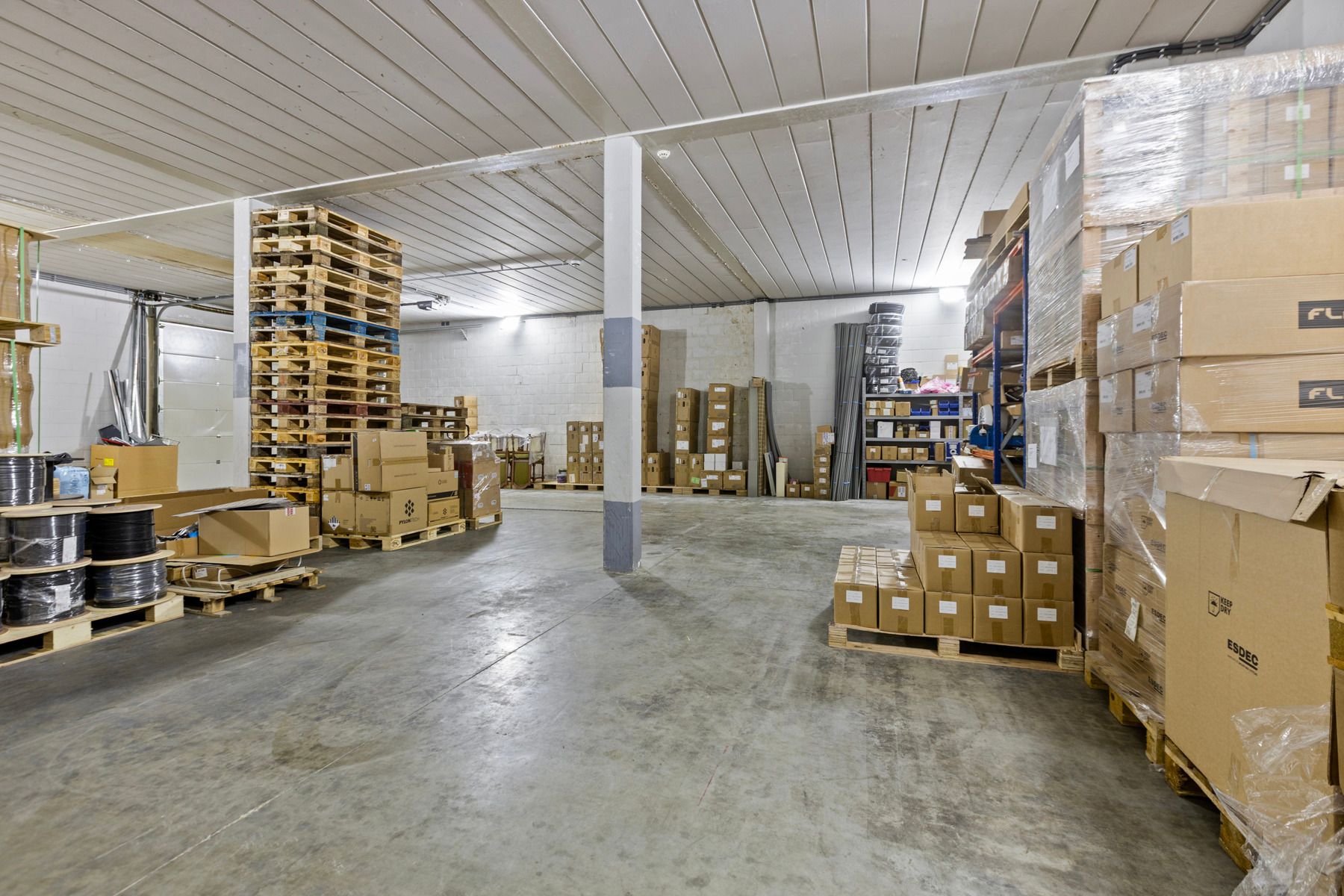 Moderne opslagloods te huur op toplocatie nabij de autosnelweg foto 7