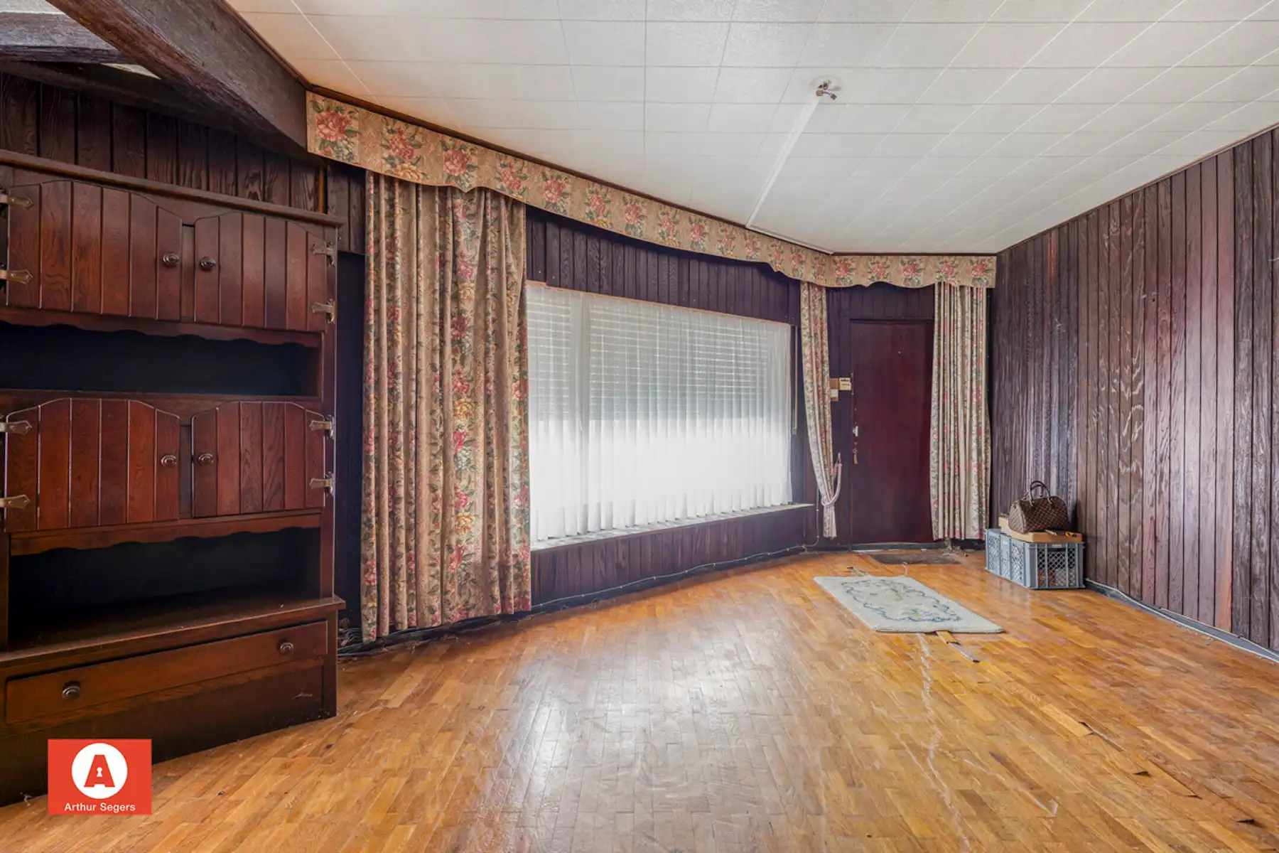 Rustig gelegen renovatieproject nabij het centrum van Opstal foto 4