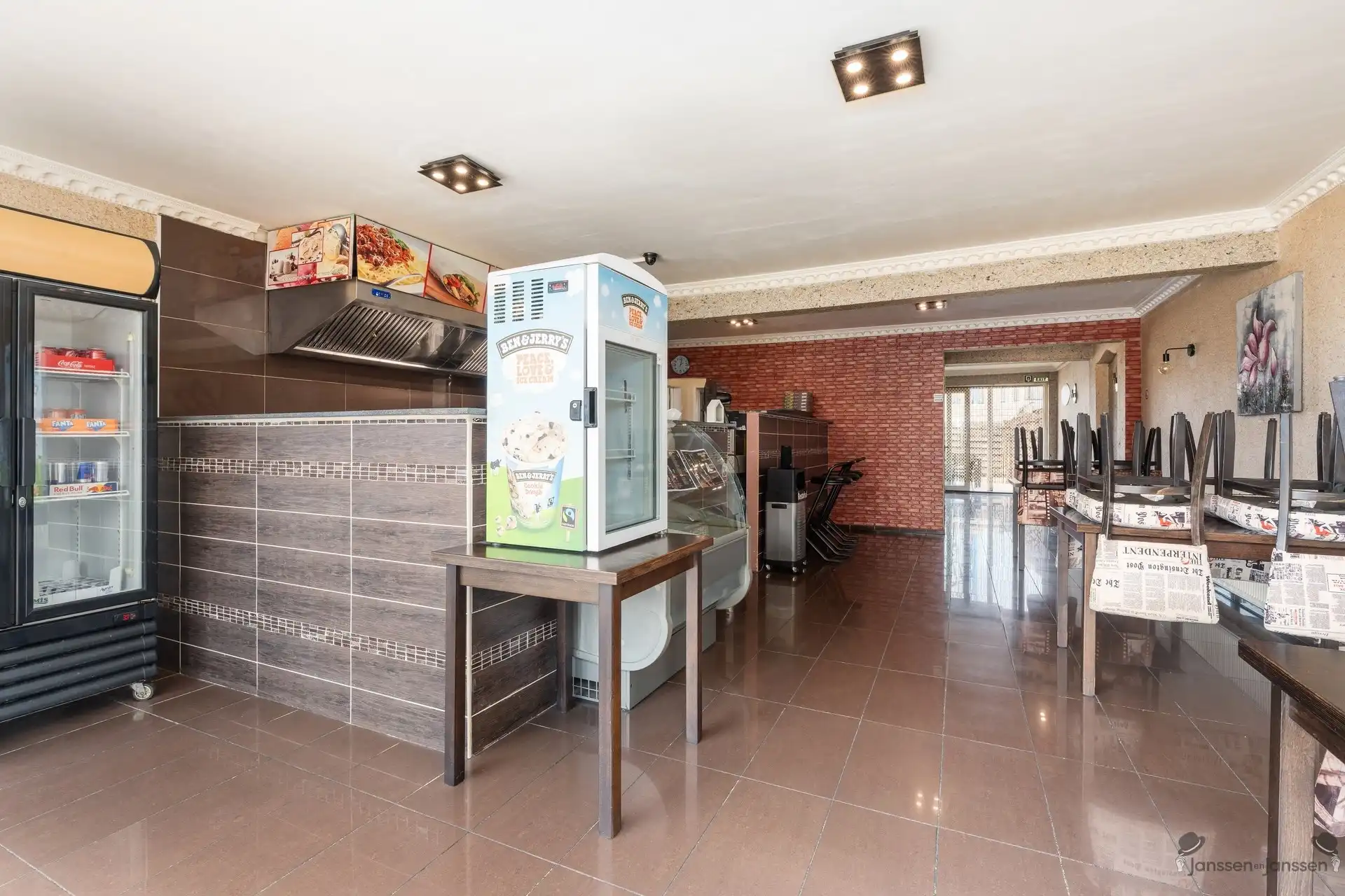 Opbrengsteigendom met 2 verhuurde appartementen en handelsgelijkvloers in het centrum van Brecht foto 5