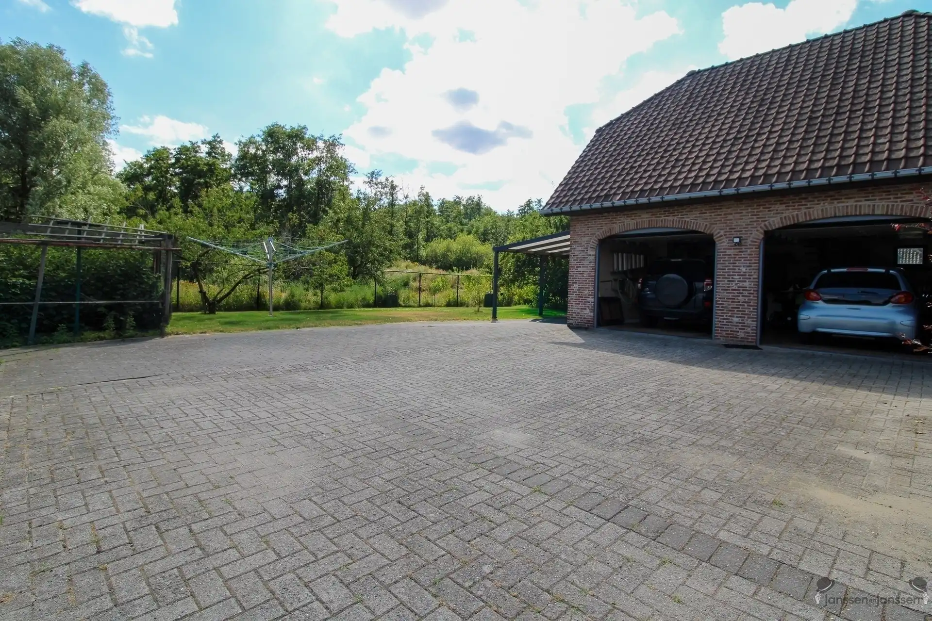 Ruime villa op perceel van 1000m², ideaal voor zelfstandige activiteit foto 23